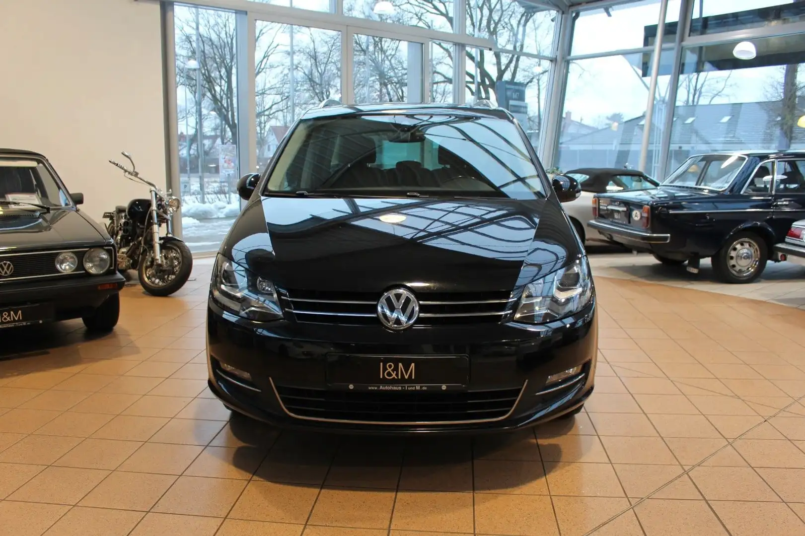 Volkswagen Sharan Highline BMT 4Motion+Cam+AHK+Navi+Pano+ Schwarz - 1