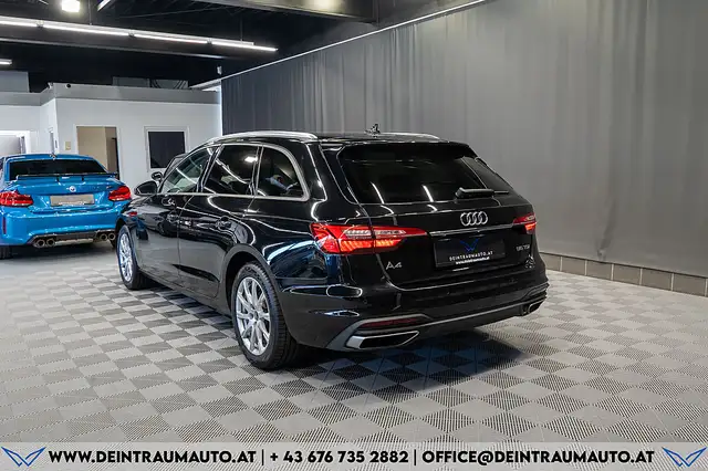 Audi A4 Avant view 6