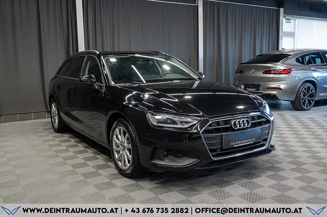 Audi A4 Avant view 3