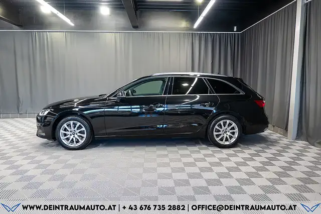 Audi A4 Avant view 5