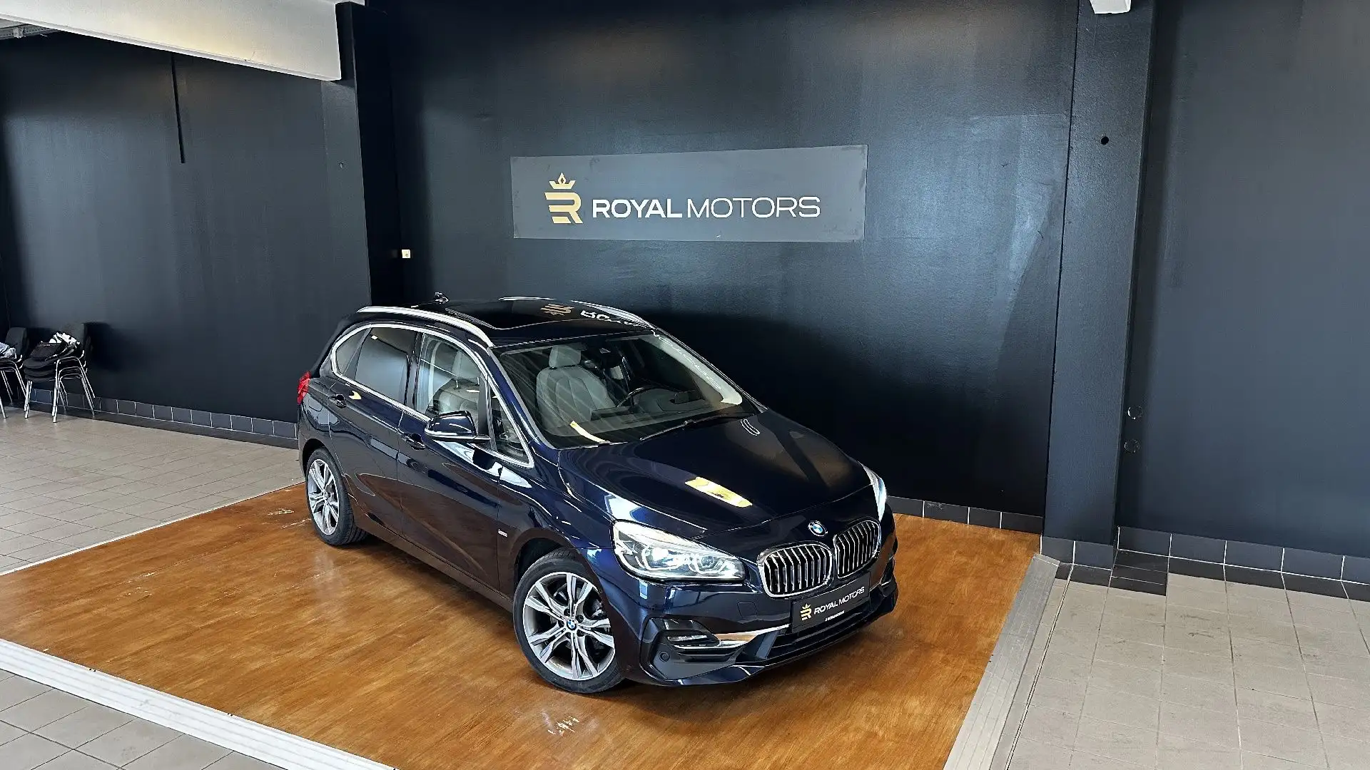 BMW 220 Active Tourer - 220d xDrive Luxury Line Blau - 2
