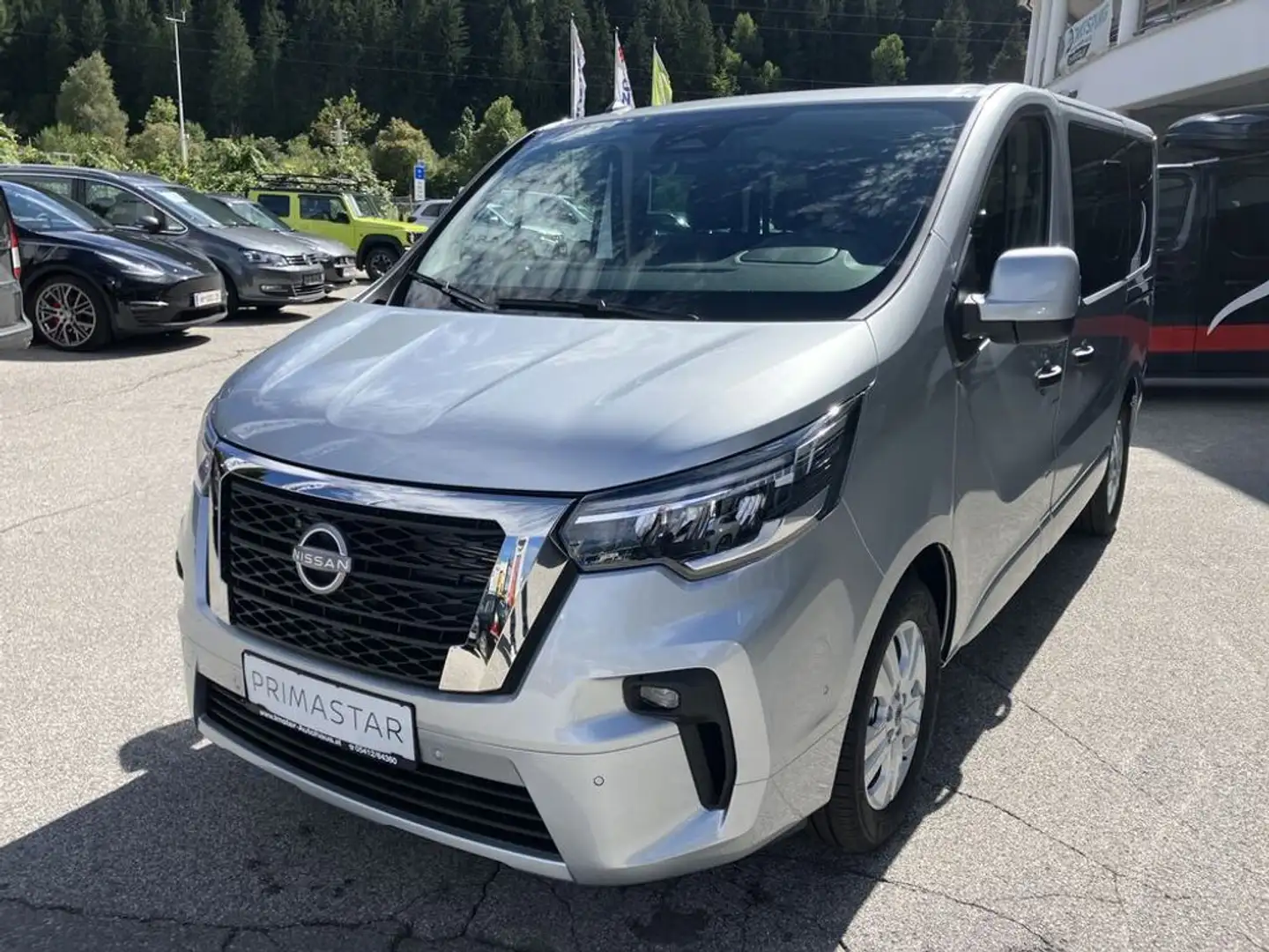 Nissan Primastar Kombi L1H1 170PS 8 Sitze Tekna 9AT AHK Silber - 2