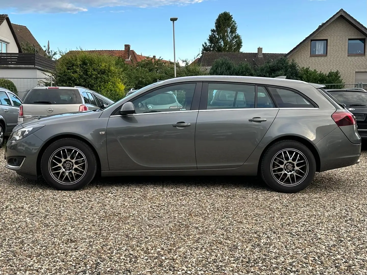 Opel Insignia 2.0 CDTI Edition Scheckheft Navi Xenon PDC Klima Grau - 2