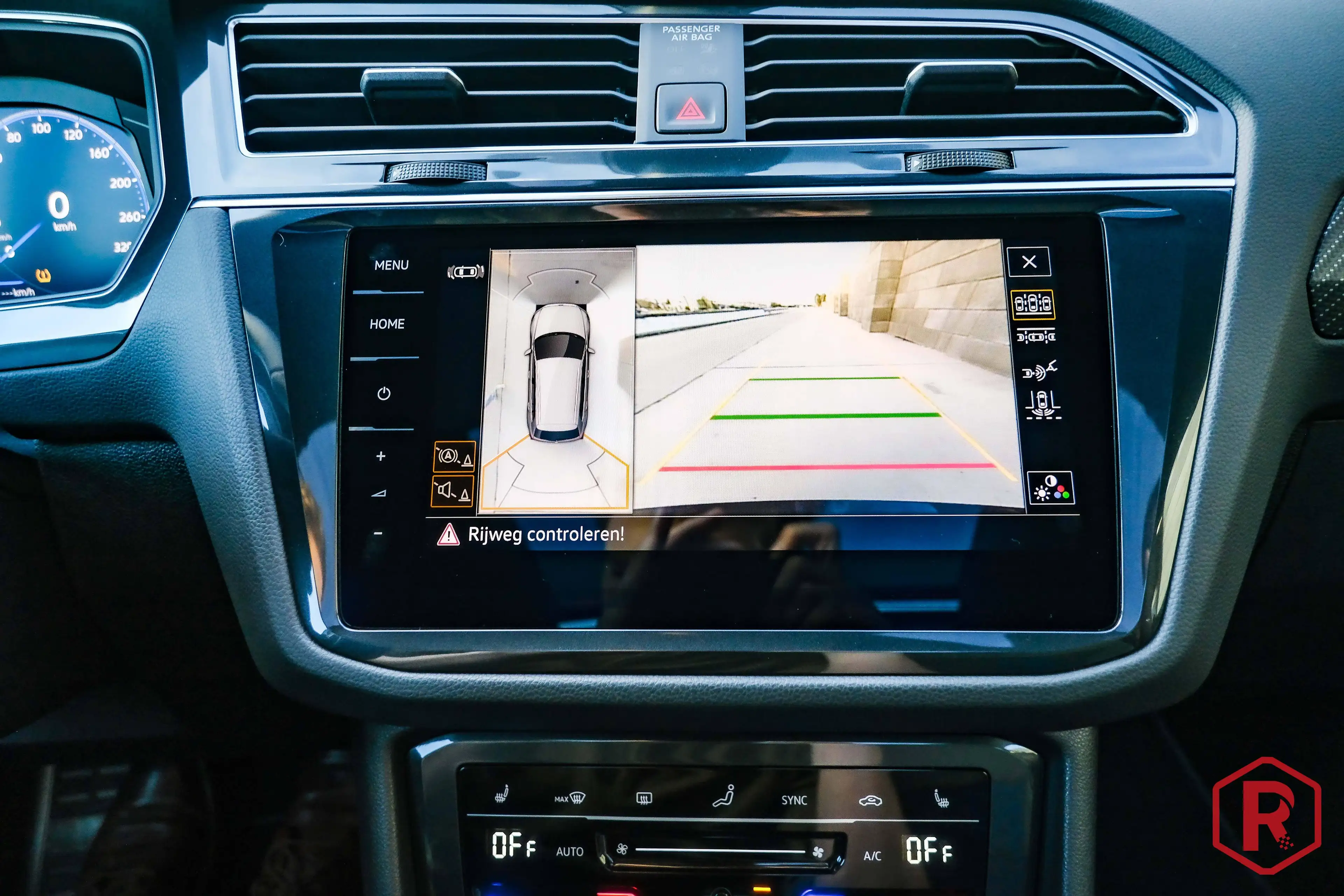 Volkswagen Tiguan R 320pk Pano IQ.Light 4Motion DSG — photo 13