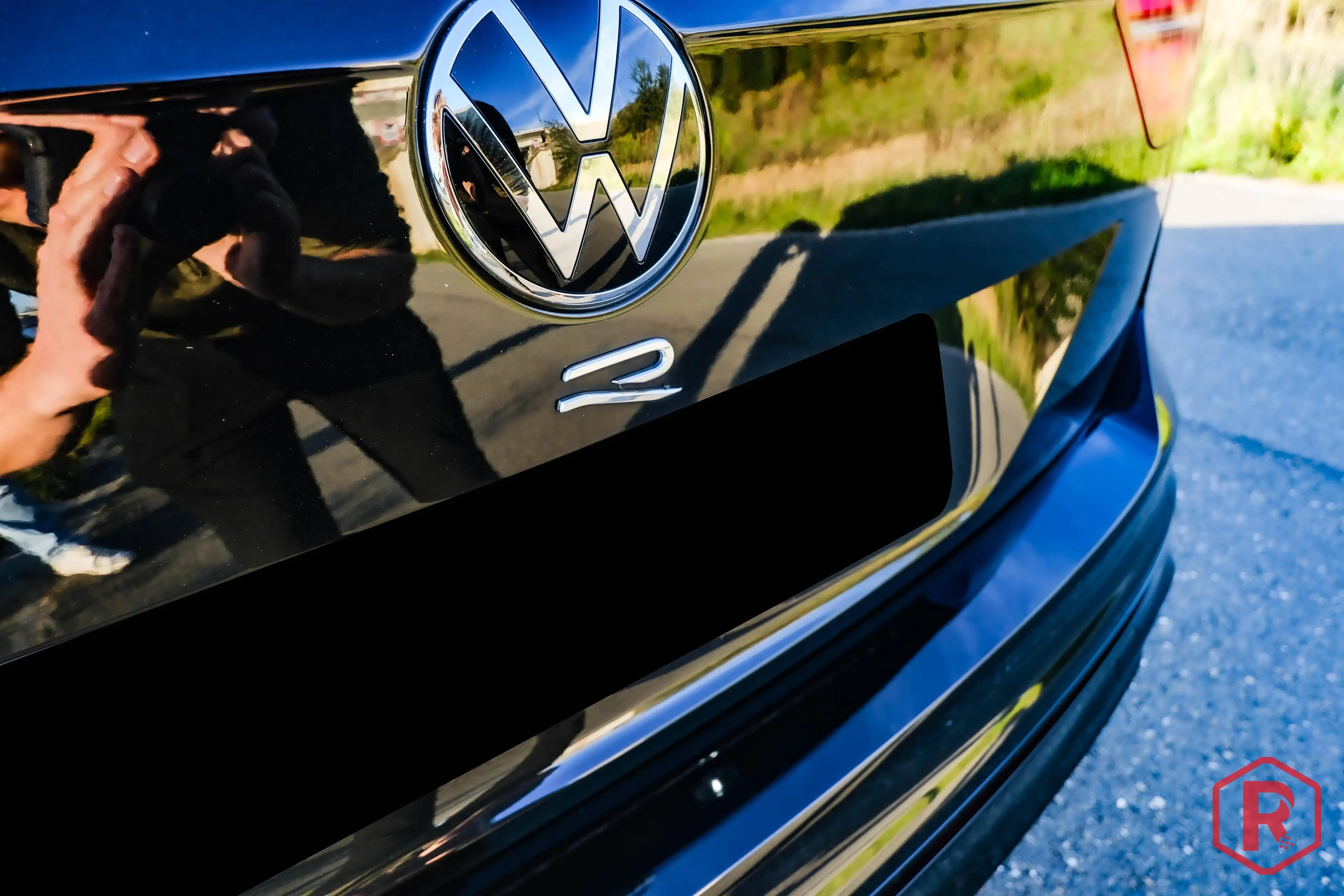 Volkswagen Tiguan R 320pk Pano IQ.Light 4Motion DSG — photo 20