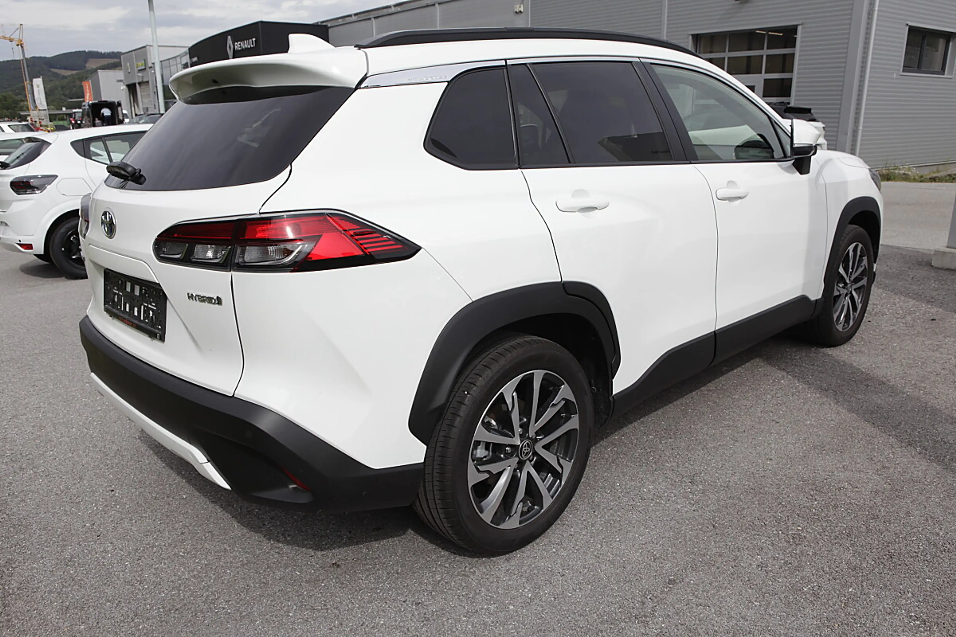 Toyota Corolla Cross 1,8 Hybrid Active Drive 2WD — photo 3