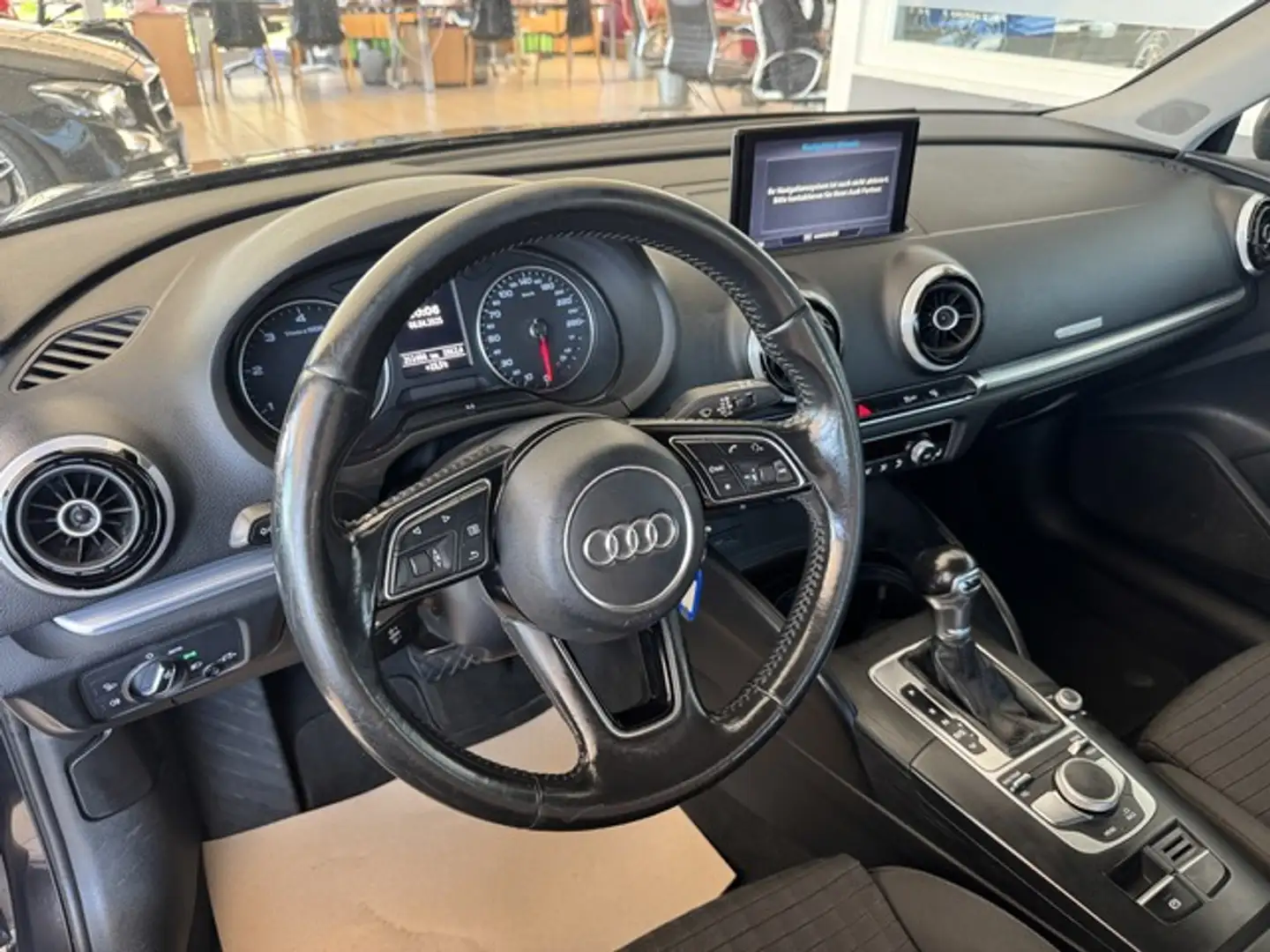 Audi A3 TDI Navi Auto 5 Tür PDC Tempo Allwetterreifen Schwarz - 2