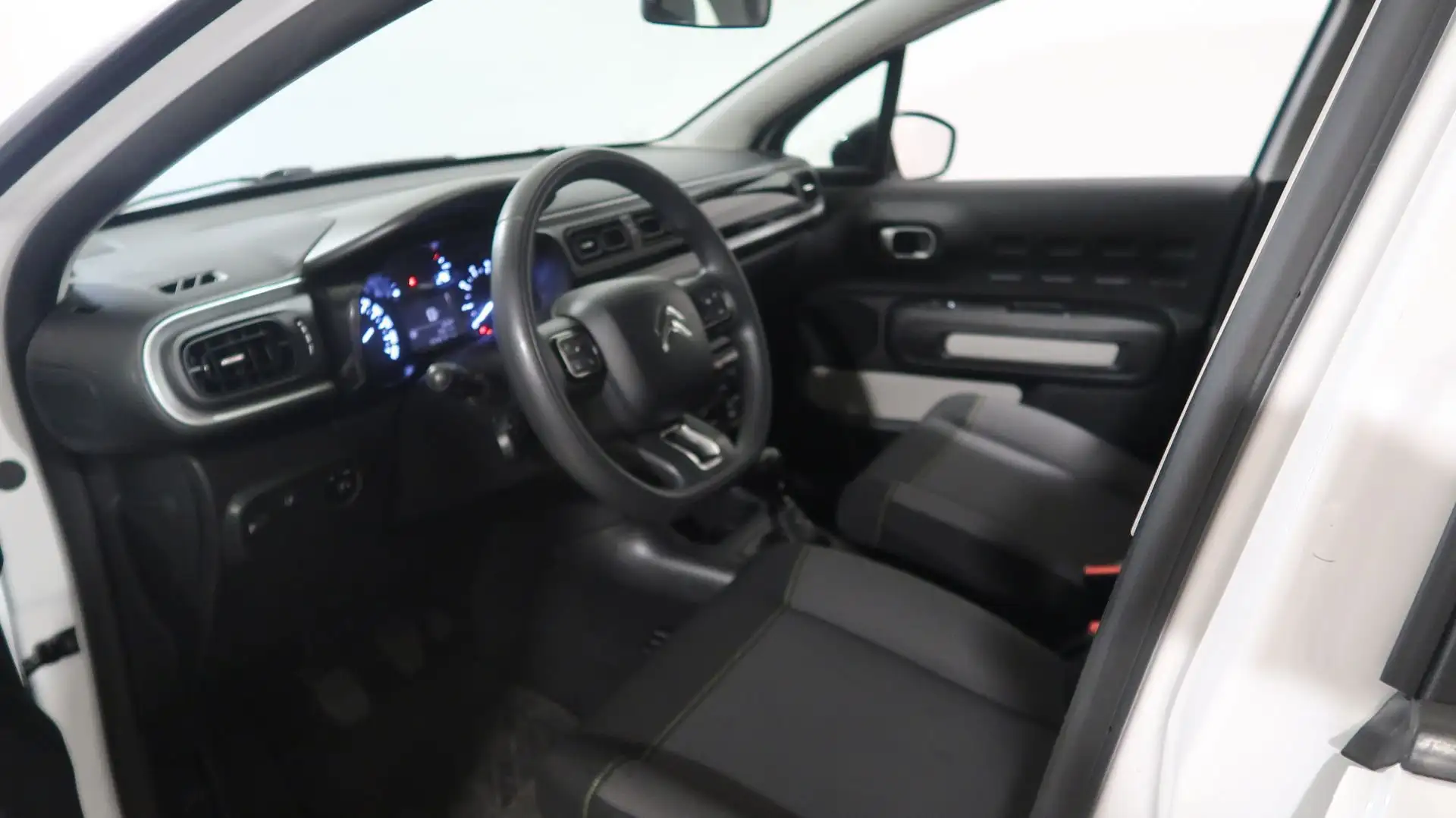 Citroen C3 BlueHDi 100 S&S Feel Weiß - 2