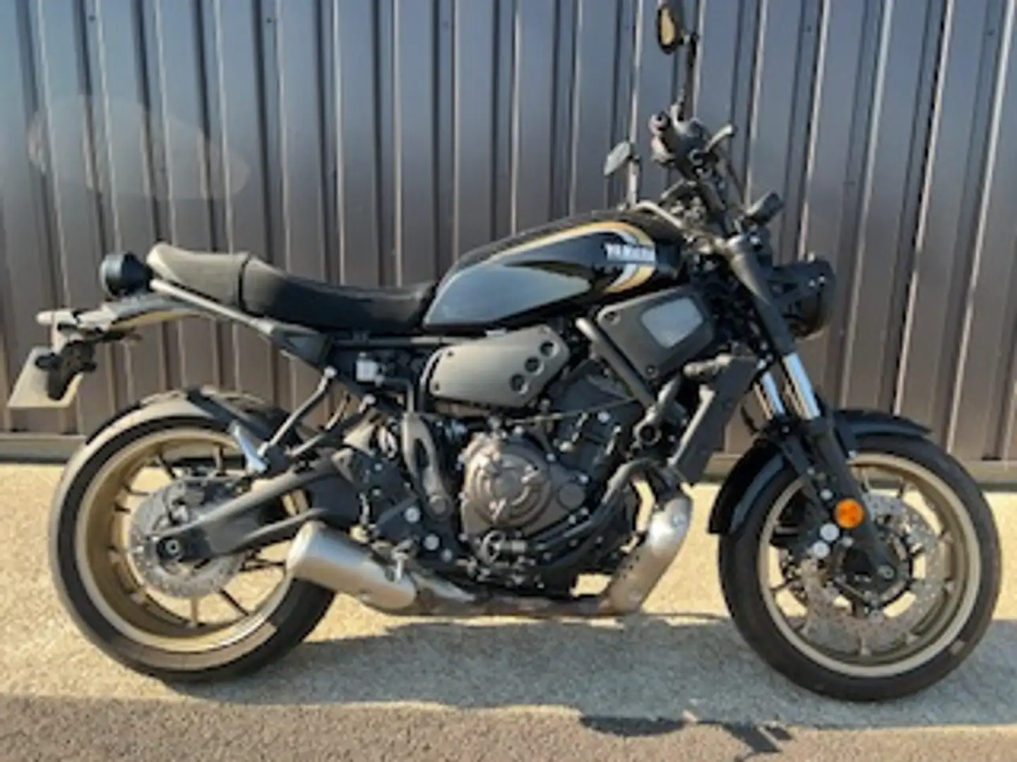 Yamaha XSR 700 Noir - 1