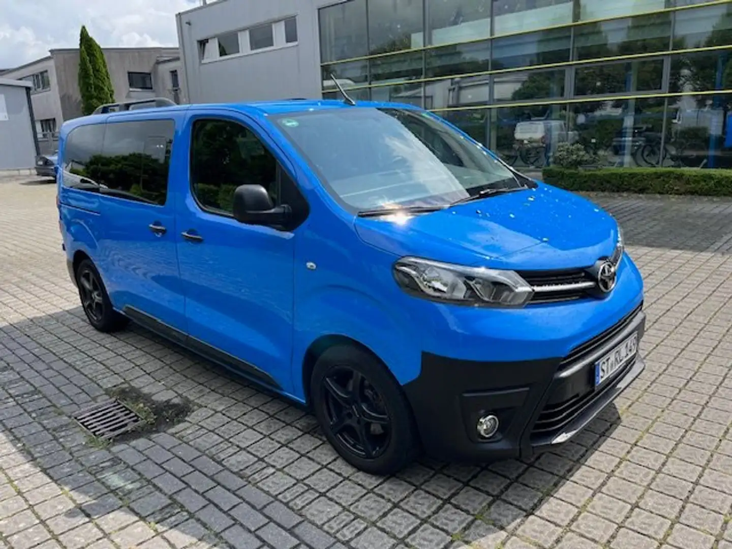Toyota Proace 1,5-l-D-4D L1 (8-Si.) Verso Albastru - 1