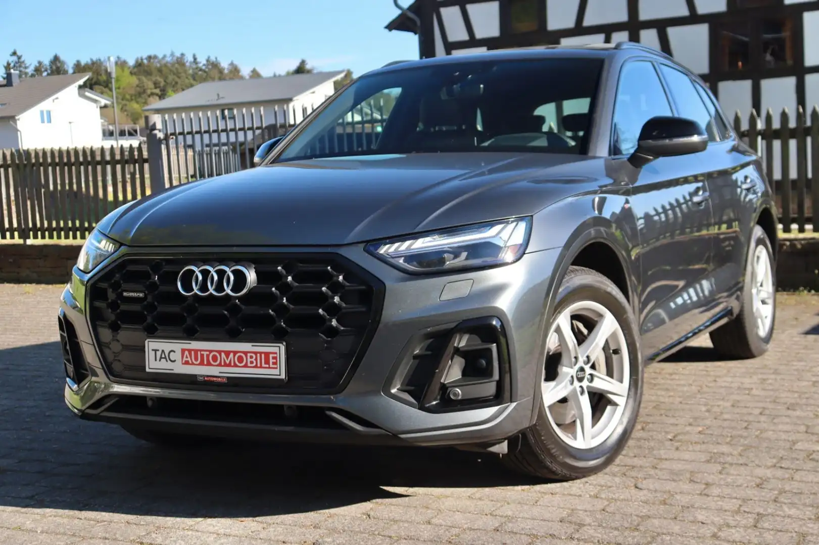 Audi Q5 50TDI QU S line PANO LUFT HD-MATRX ACC AHK 1. Grau - 1