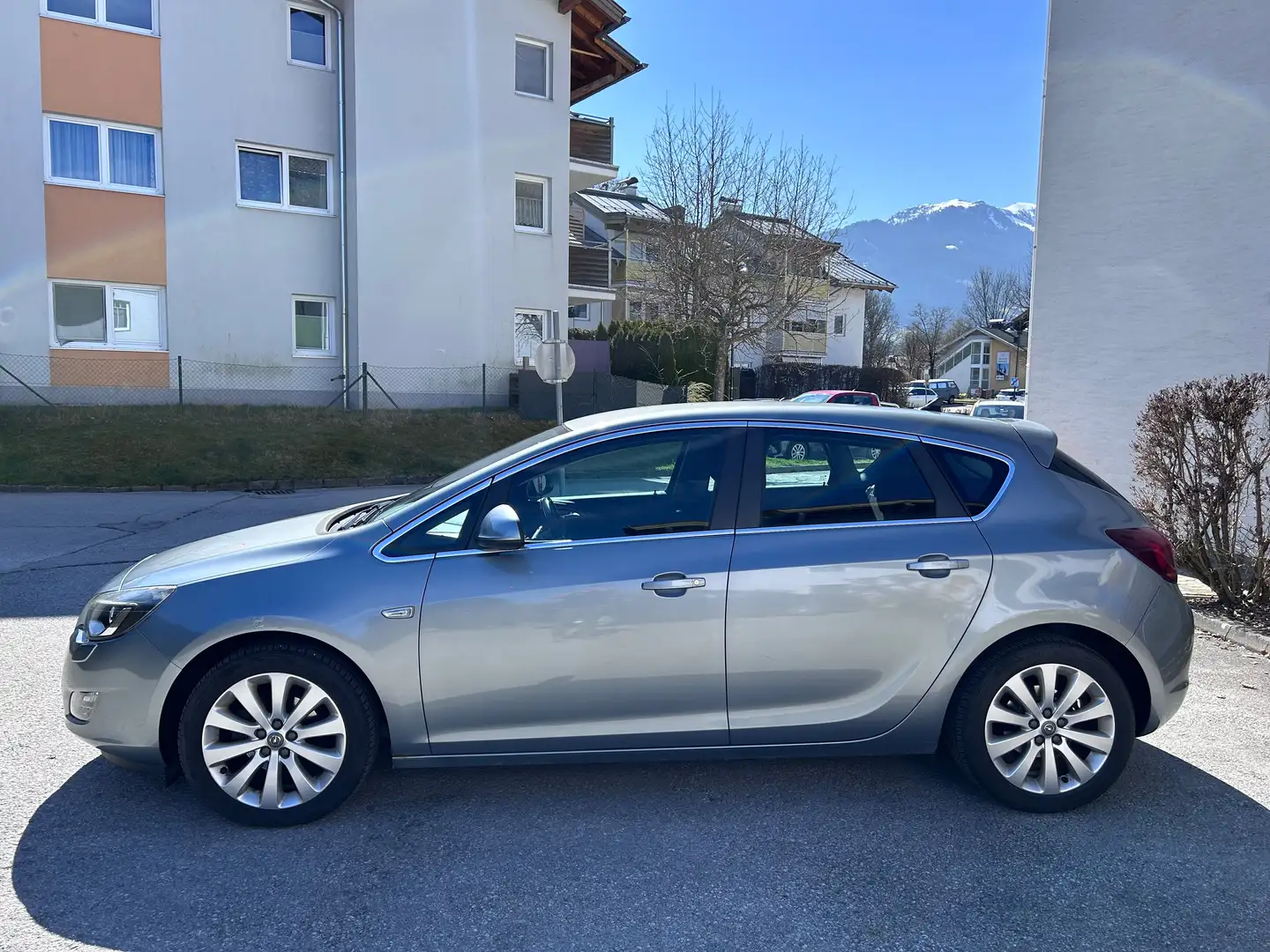 Opel Astra 1,4 Turbo Ecotec Sport Grau - 1