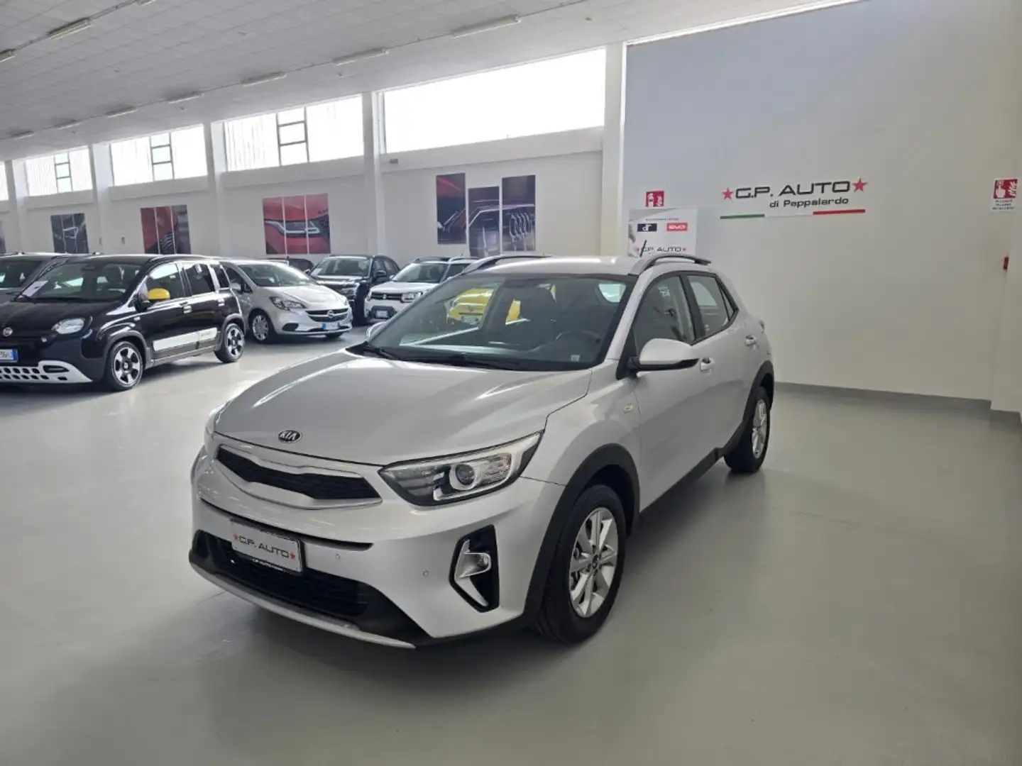 Kia Stonic 1.2 DPI ECO GPL Style Gris - 1