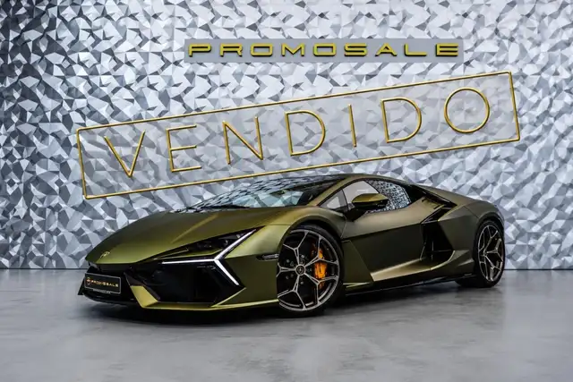 Lamborghini Revuelto