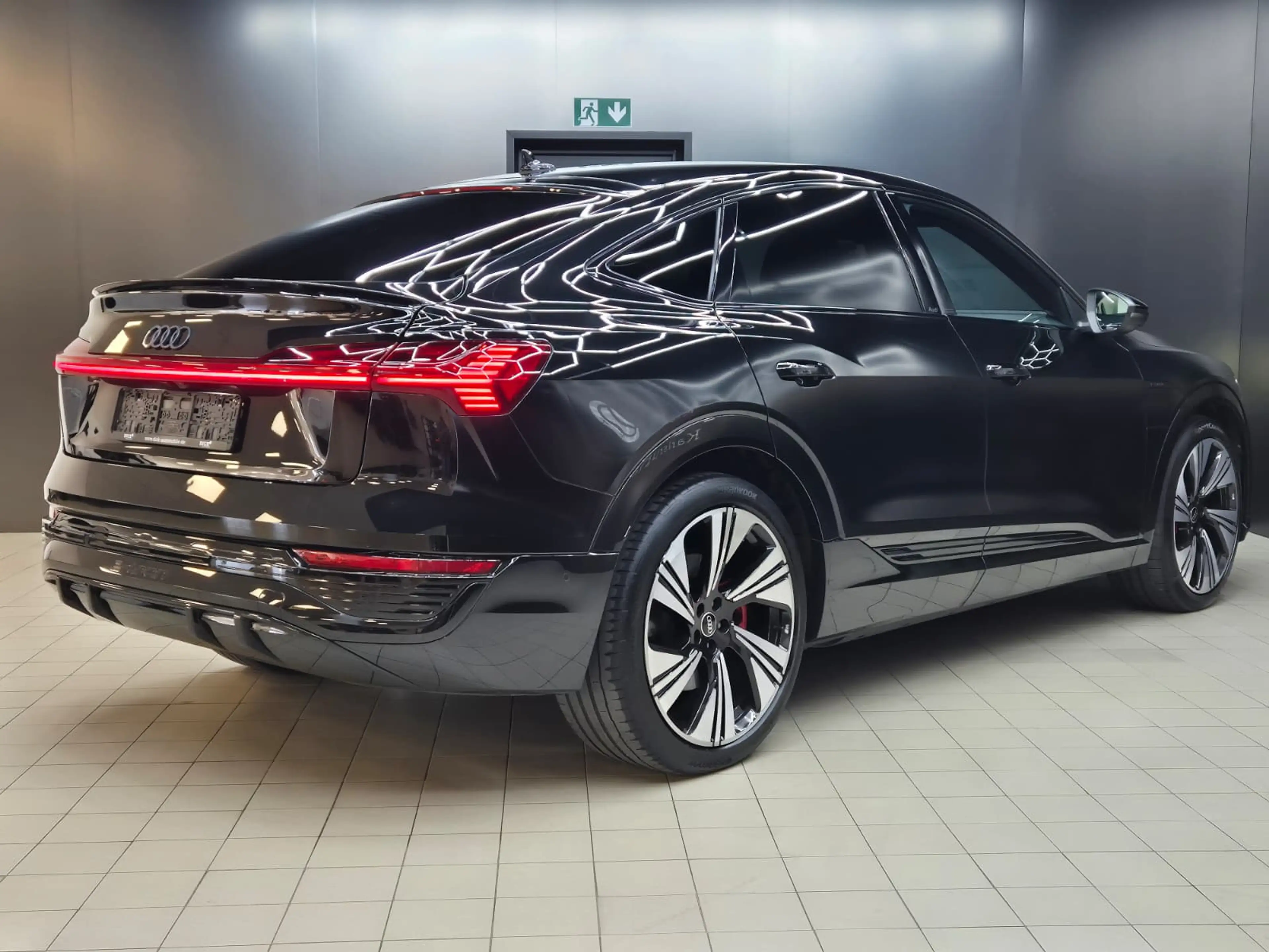 Audi Q8 e-tron 50 quatt 2X S line Sportback MATRIX+ — photo 8