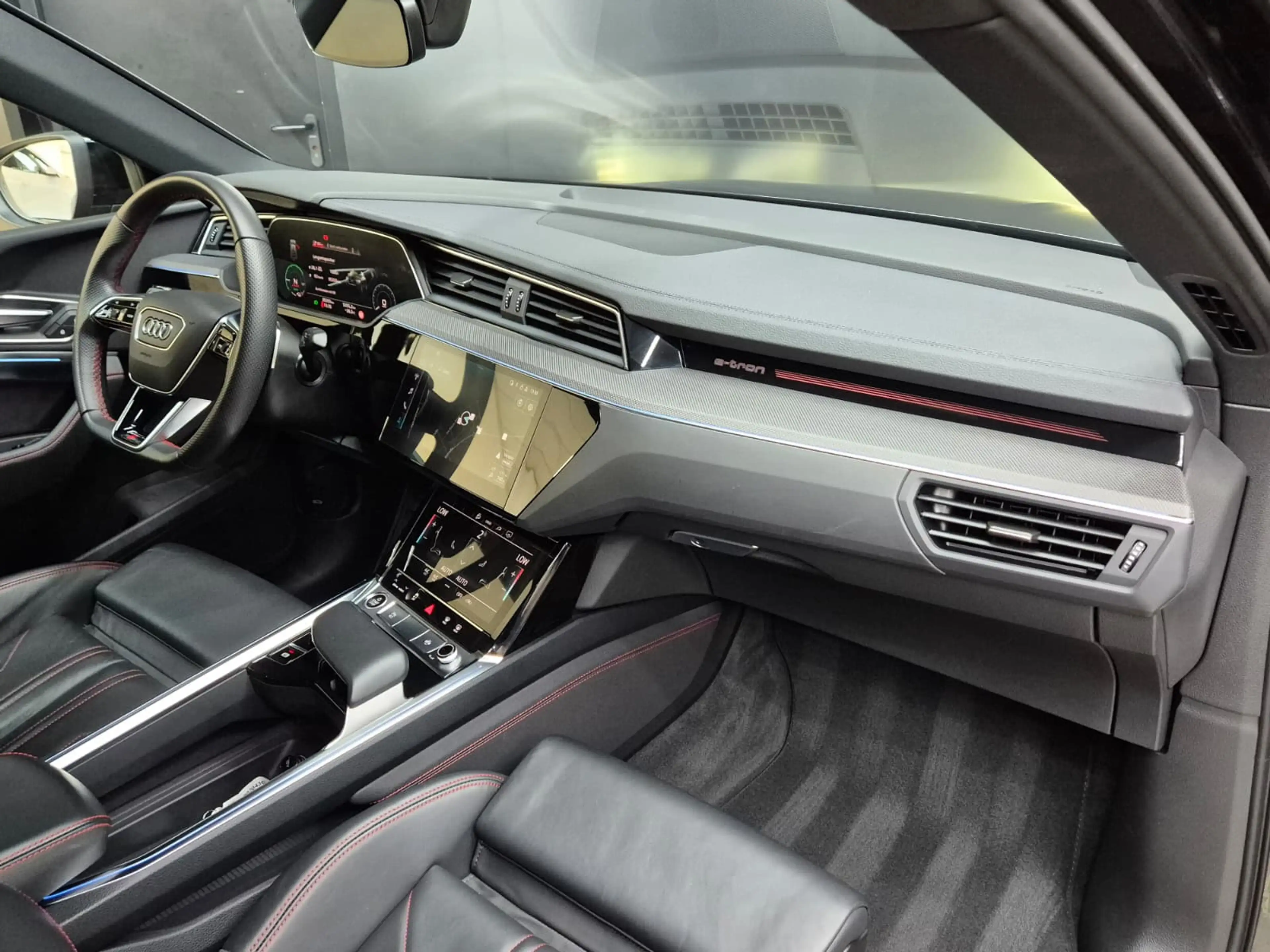 Audi Q8 e-tron 50 quatt 2X S line Sportback MATRIX+ — photo 15