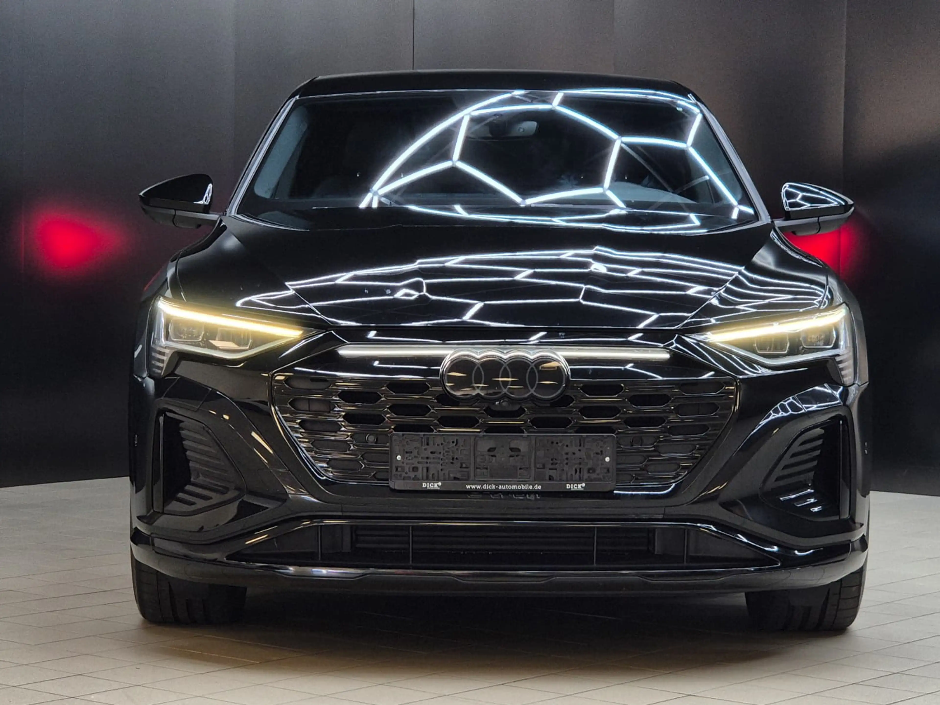 Audi Q8 e-tron 50 quatt 2X S line Sportback MATRIX+ — photo 3