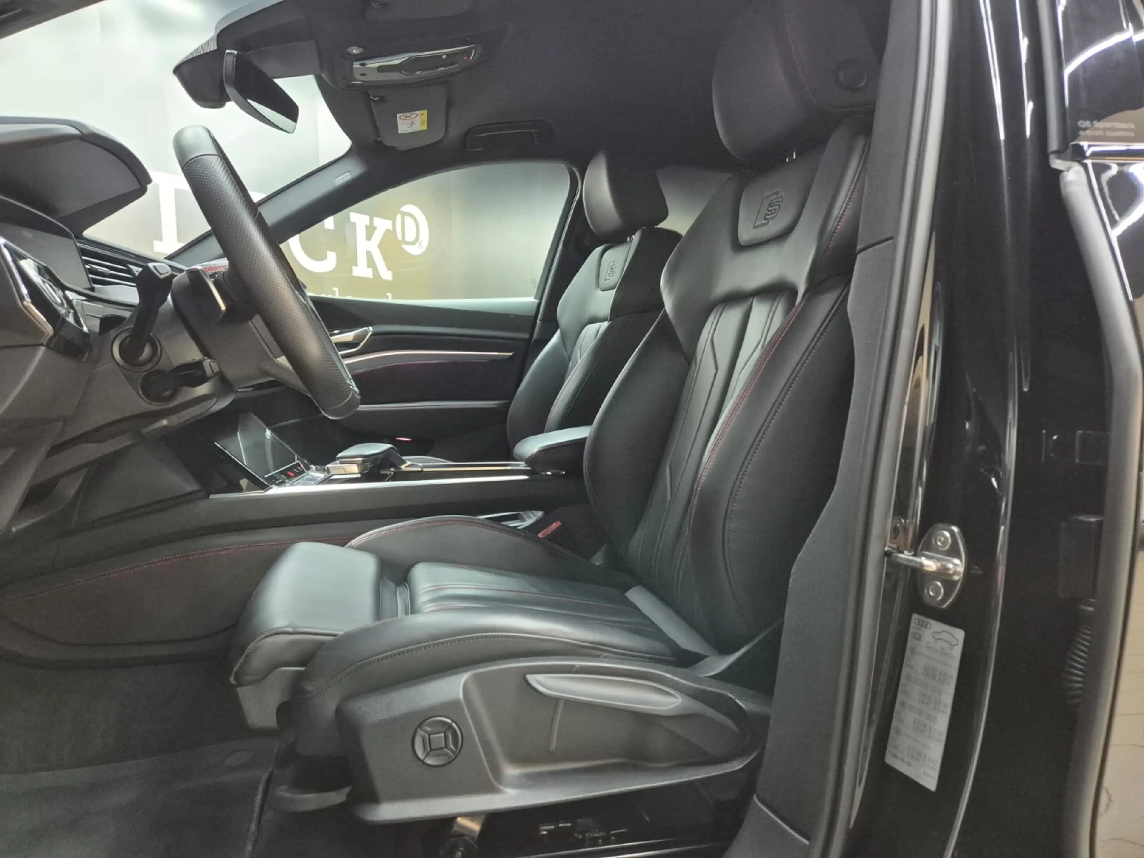 Audi Q8 e-tron 50 quatt 2X S line Sportback MATRIX+ — photo 9