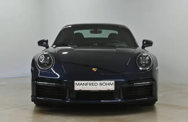 Porsche 911 view 12