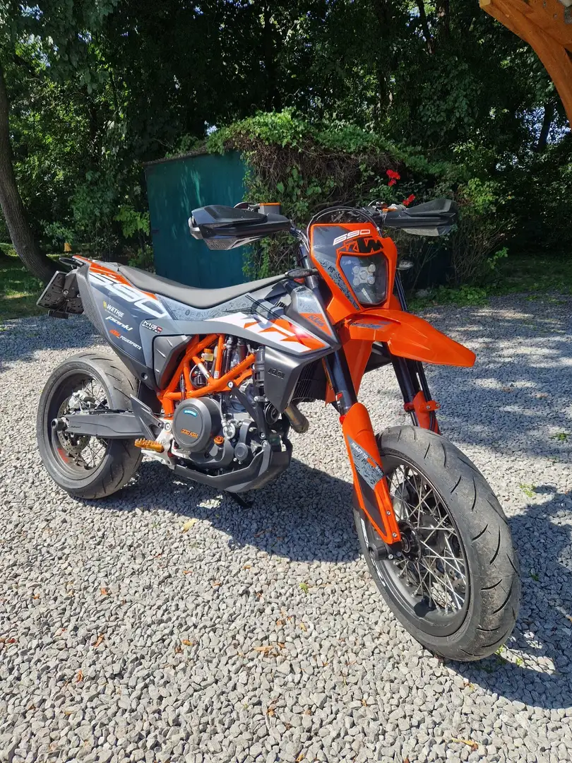 KTM 690 SMC R Orange - 1