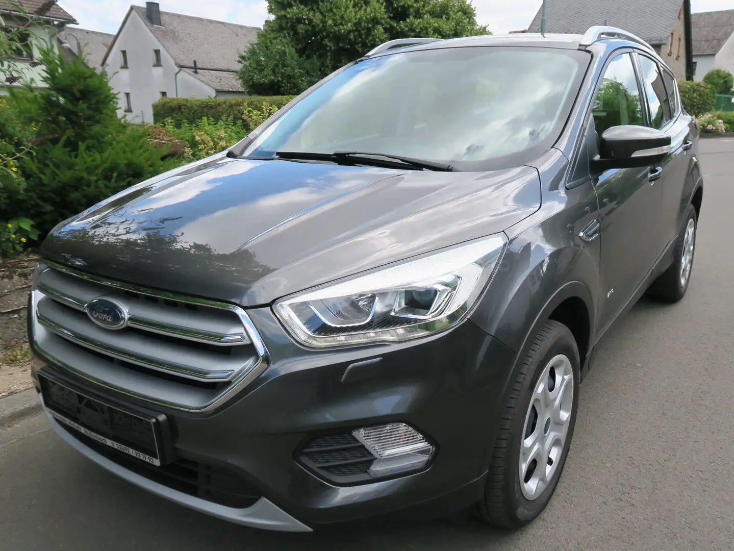 Ford Kuga Cool Grau - 1