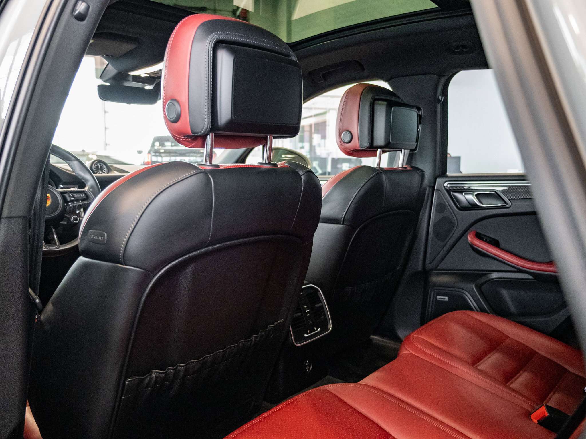 2023 Porsche Macan GTS | OEM WINTER TIRE PKG | thumb 18