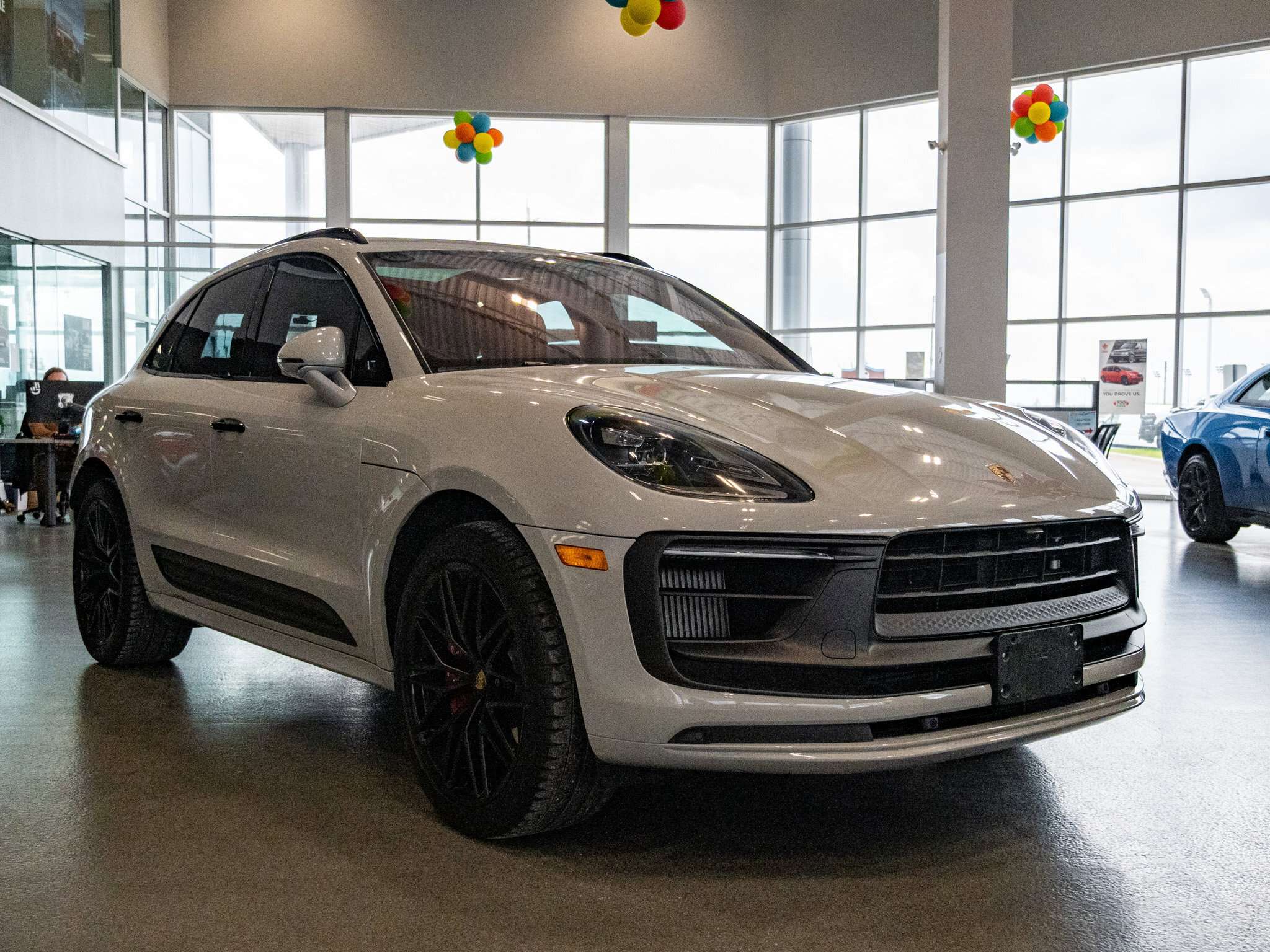 2023 Porsche Macan GTS | OEM WINTER TIRE PKG | thumb 11