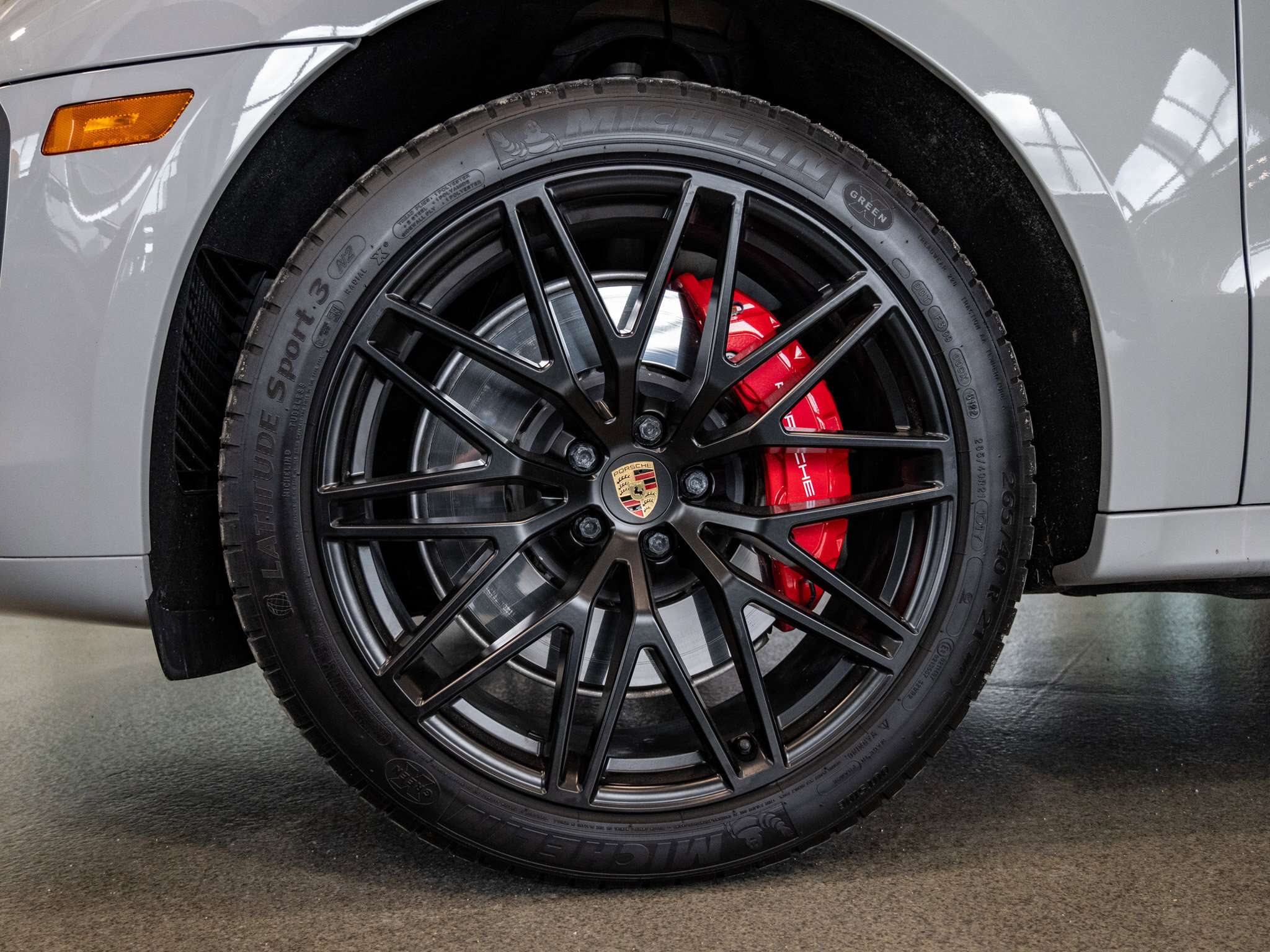 2023 Porsche Macan GTS | OEM WINTER TIRE PKG | thumb 15