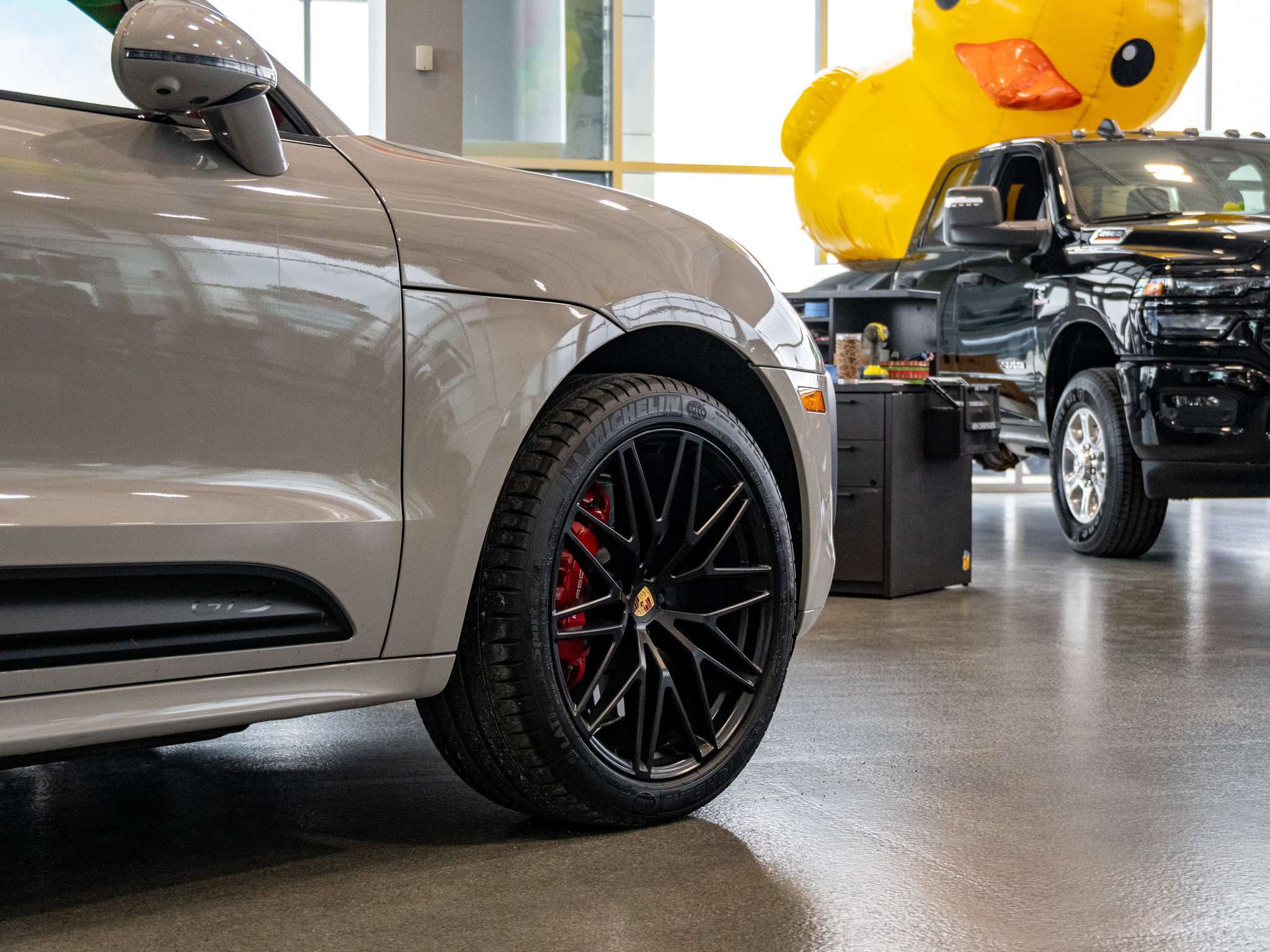 2023 Porsche Macan GTS | OEM WINTER TIRE PKG | thumb 9