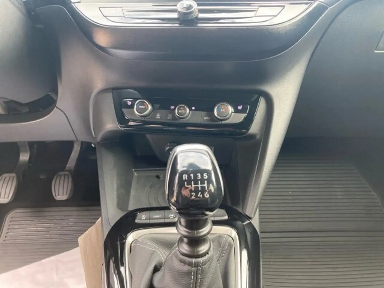 Opel Corsa F 1.2 Turbo GS Klimaautomatik Sitzheizung 100PS, миниатюра 13