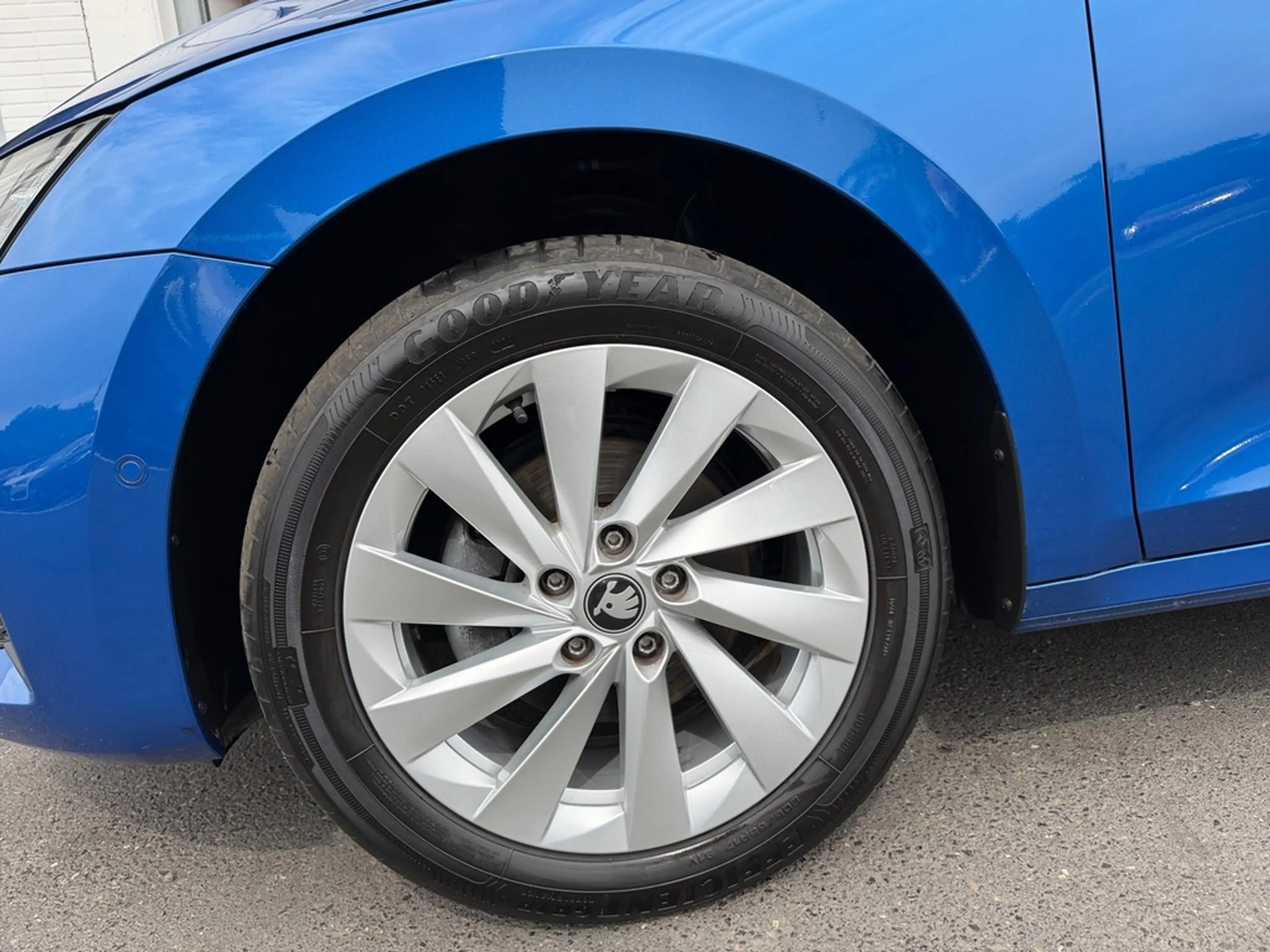 Skoda Octavia Combi 2,0 TDI DSG AHK — photo 3