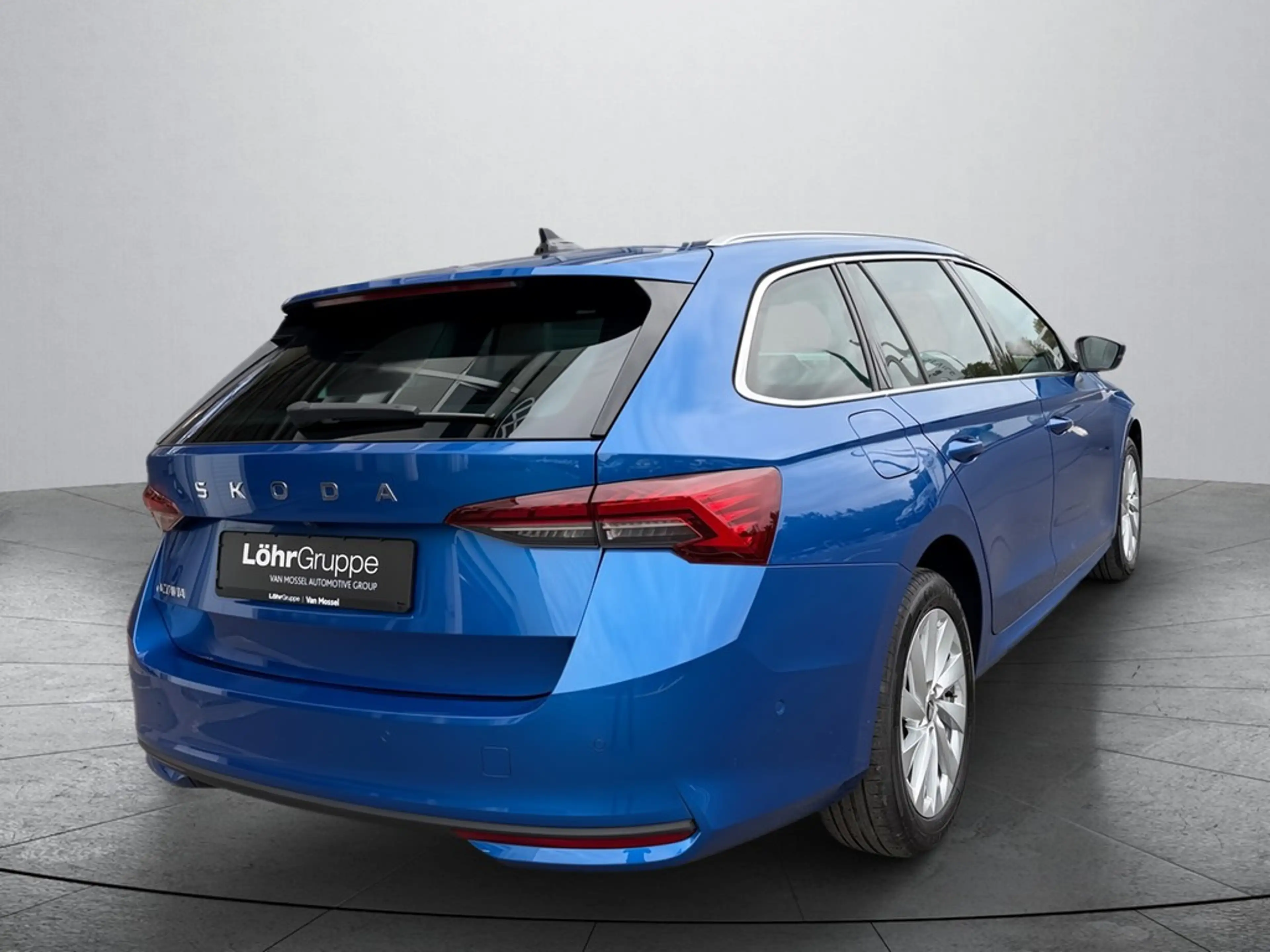 Skoda Octavia Combi 2,0 TDI DSG AHK — photo 5