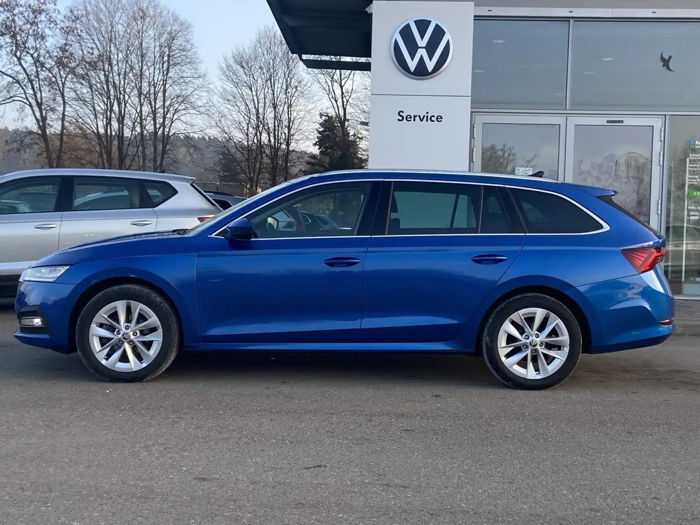 Skoda Octavia Combi 2.0 TDI DSG 4x4 Style PANORAMA+AHK Blau - 2