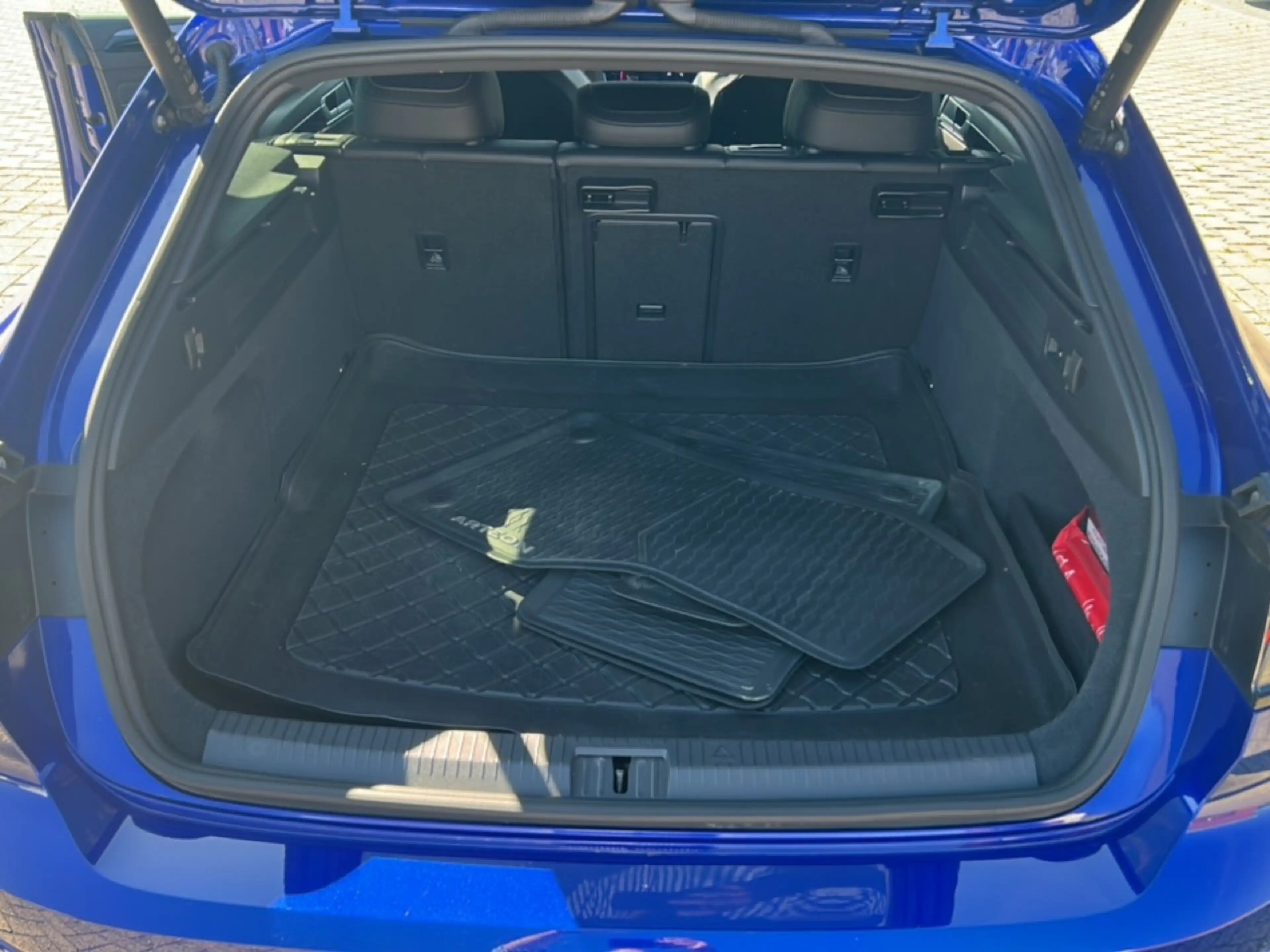 Volkswagen Arteon SB R-Line eHybrid Pano/AHK/Nappa — photo 11