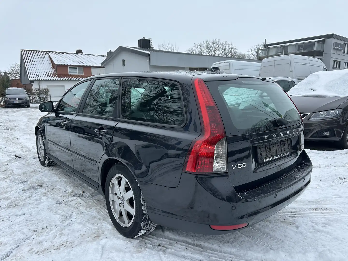 Volvo V50 1.6 D Drive Kinetic*NAVI*SHZ*XENON*ALU Schwarz - 2