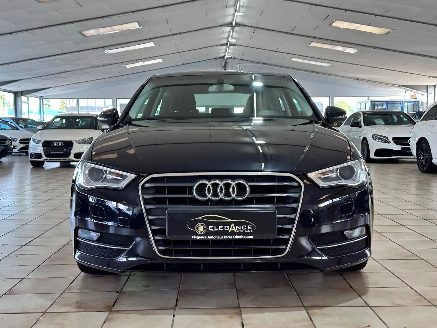 Audi A3 attraction*XENON*PDC*KLIMA*EFH*TEMPOMAT Negro - 2