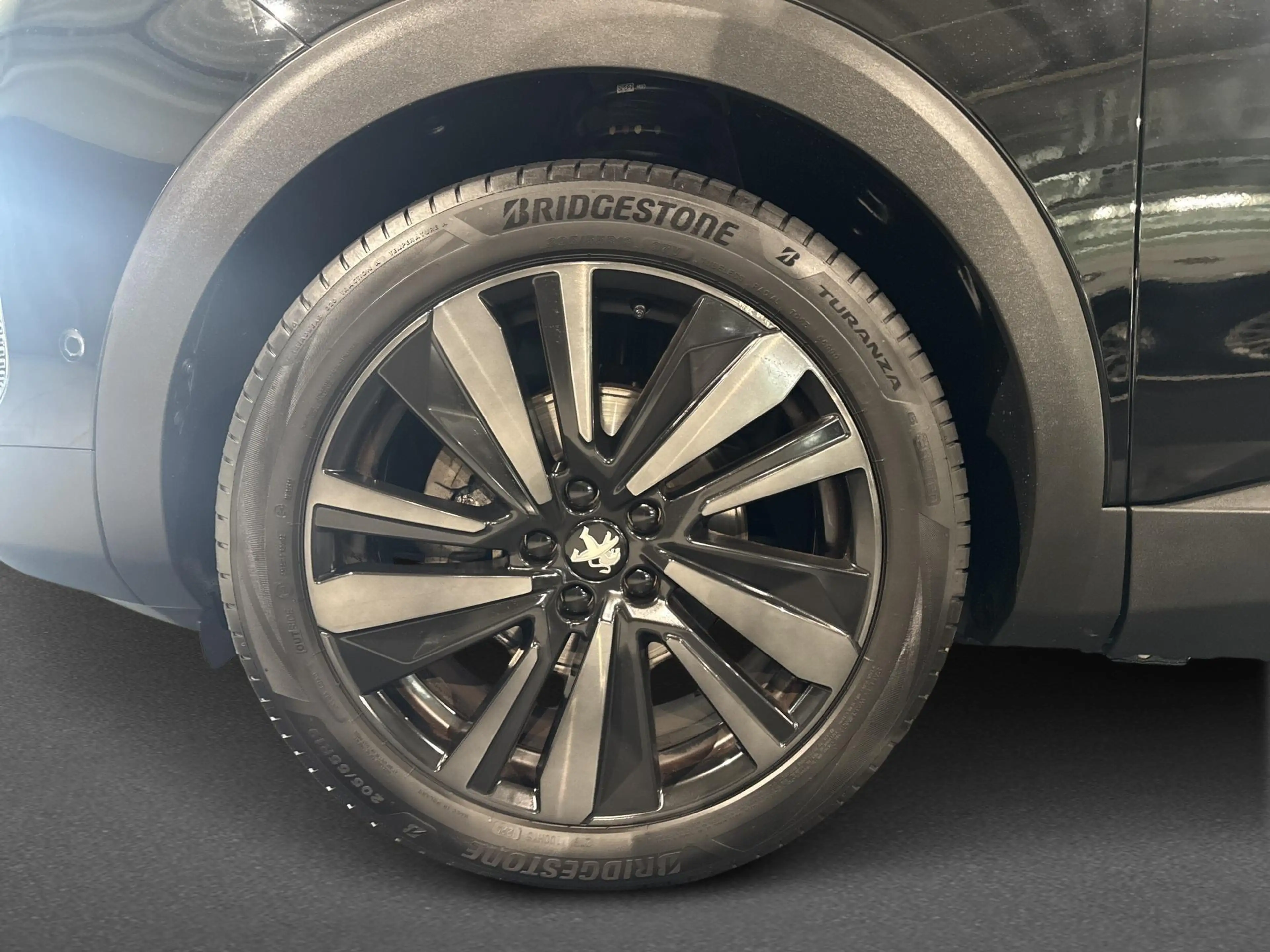 Peugeot 5008 1.2 PureTech GT 2023 — photo 11