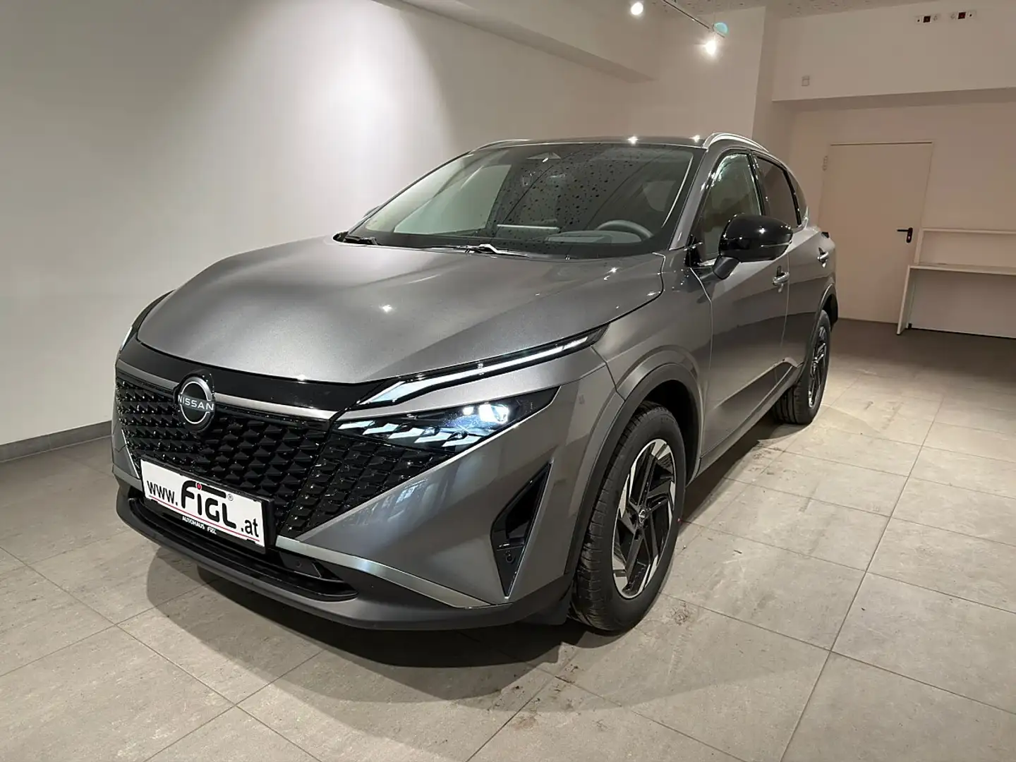 Nissan Qashqai 1,3 DIG-T MHEV N-Connecta+ Grau - 1