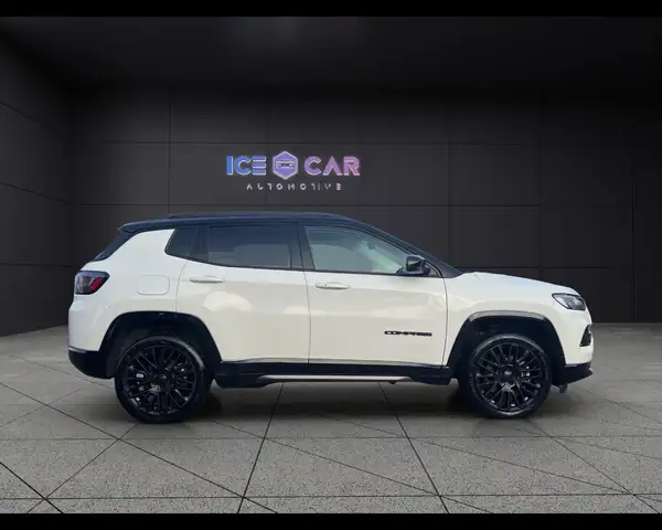 Jeep Compass view 4