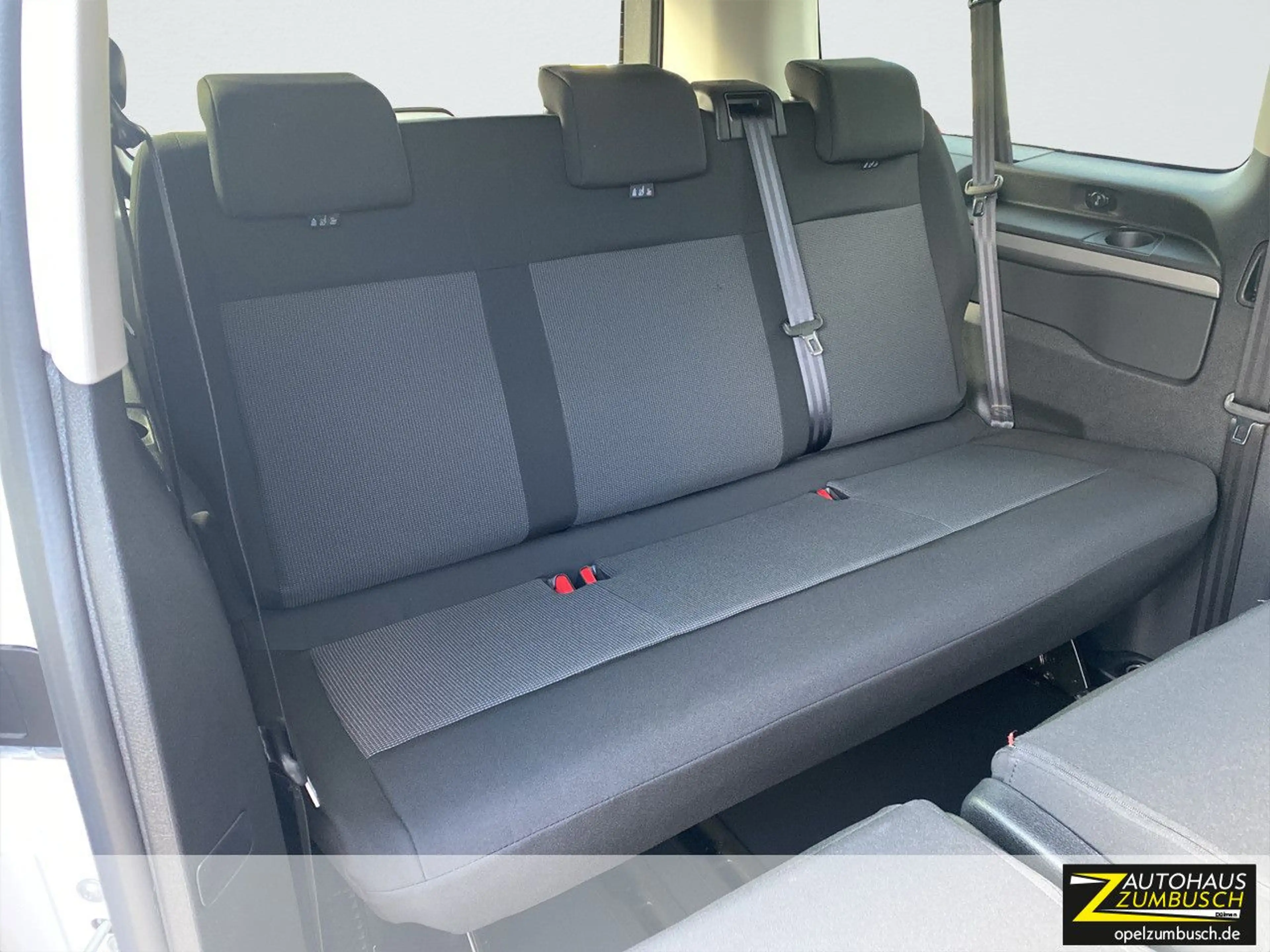 Opel Vivaro Kombi XL, Automatik, R-Kamera, AHK, uvm.. — photo 10