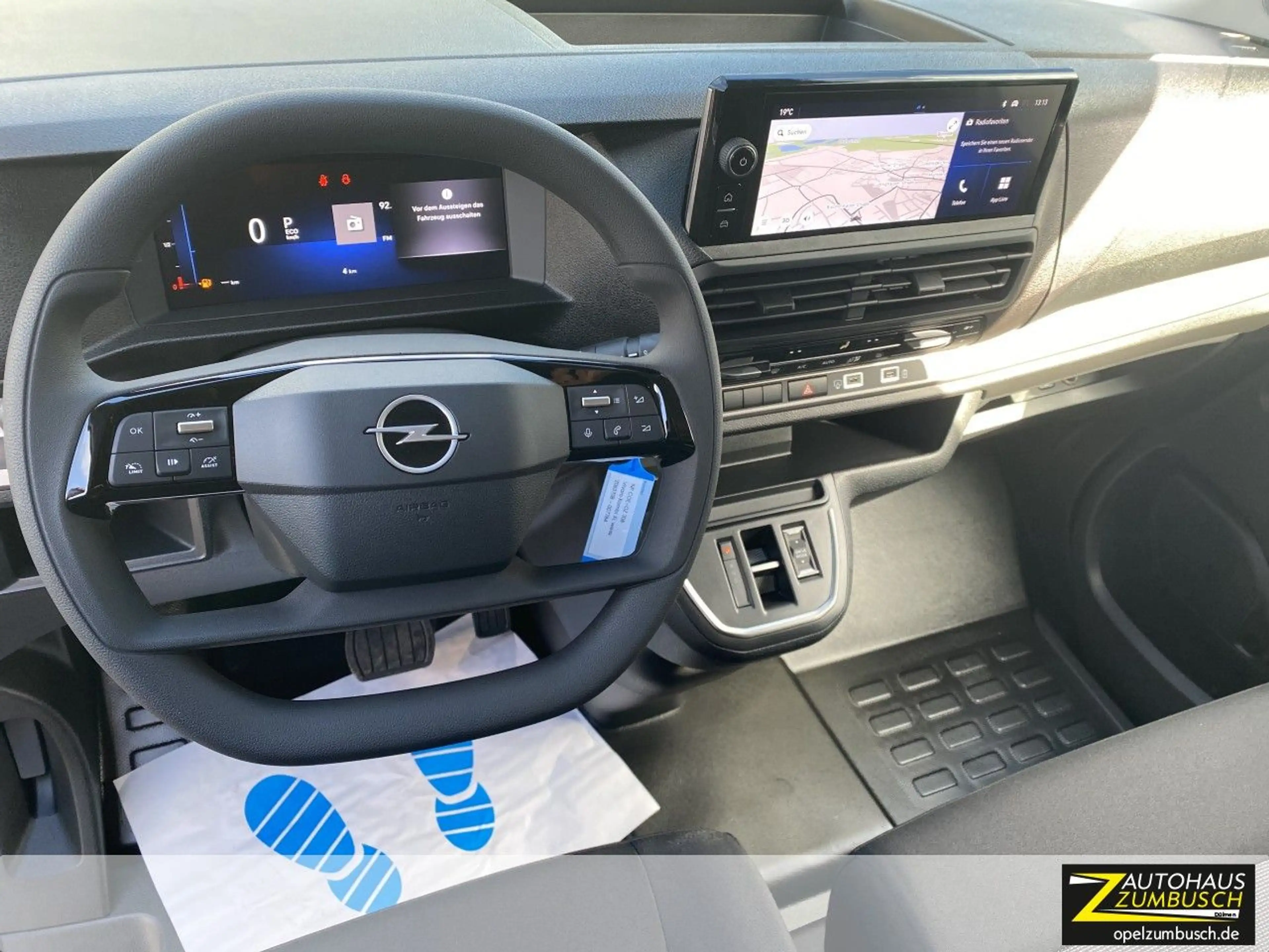 Opel Vivaro Kombi XL, Automatik, R-Kamera, AHK, uvm.. — photo 8