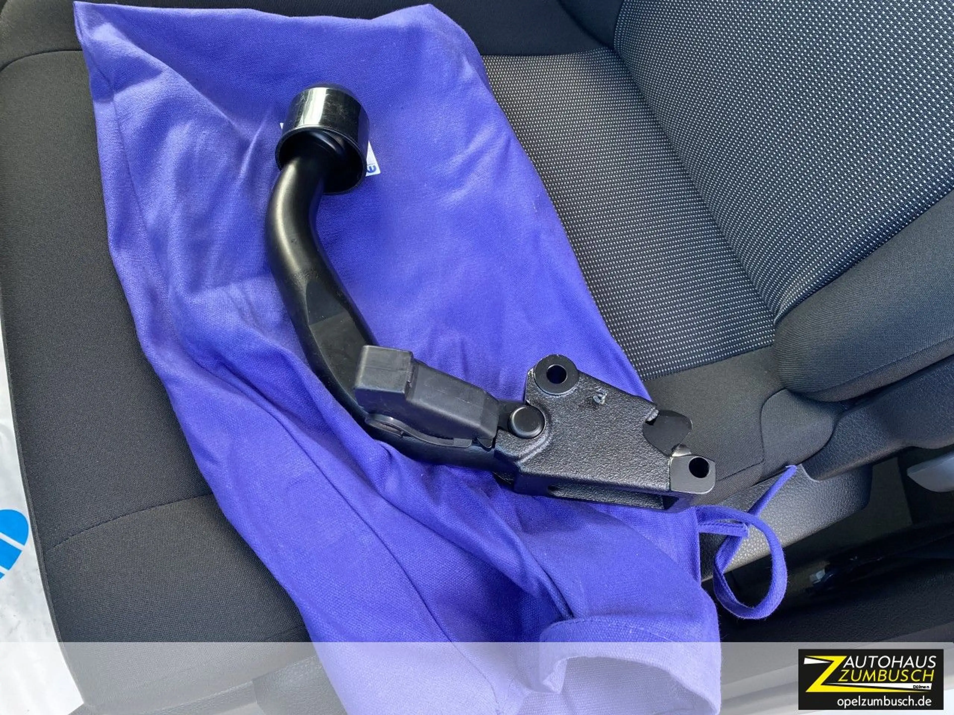 Opel Vivaro Kombi XL, Automatik, R-Kamera, AHK, uvm.. — photo 13