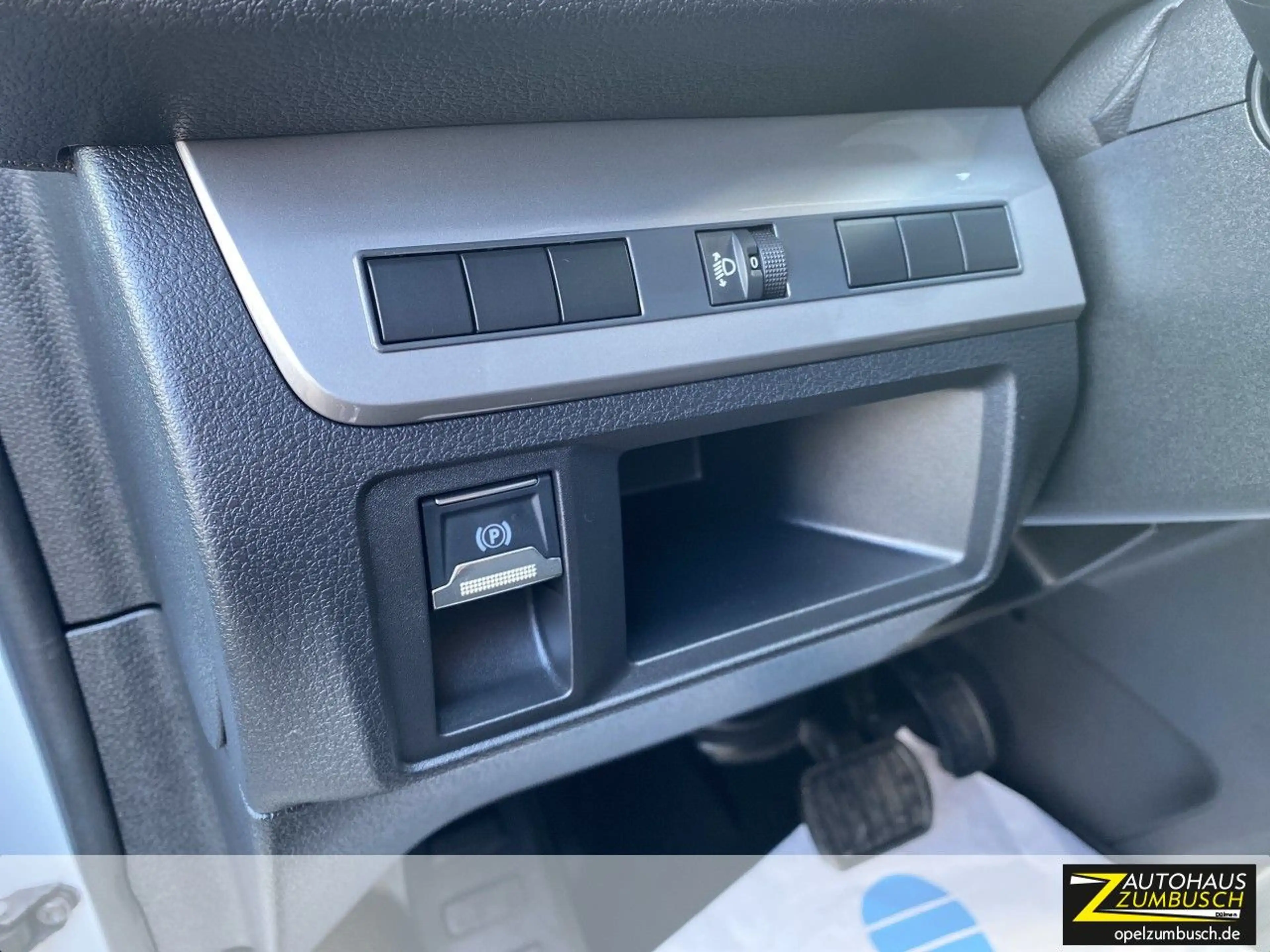 Opel Vivaro Kombi XL, Automatik, R-Kamera, AHK, uvm.. — photo 15