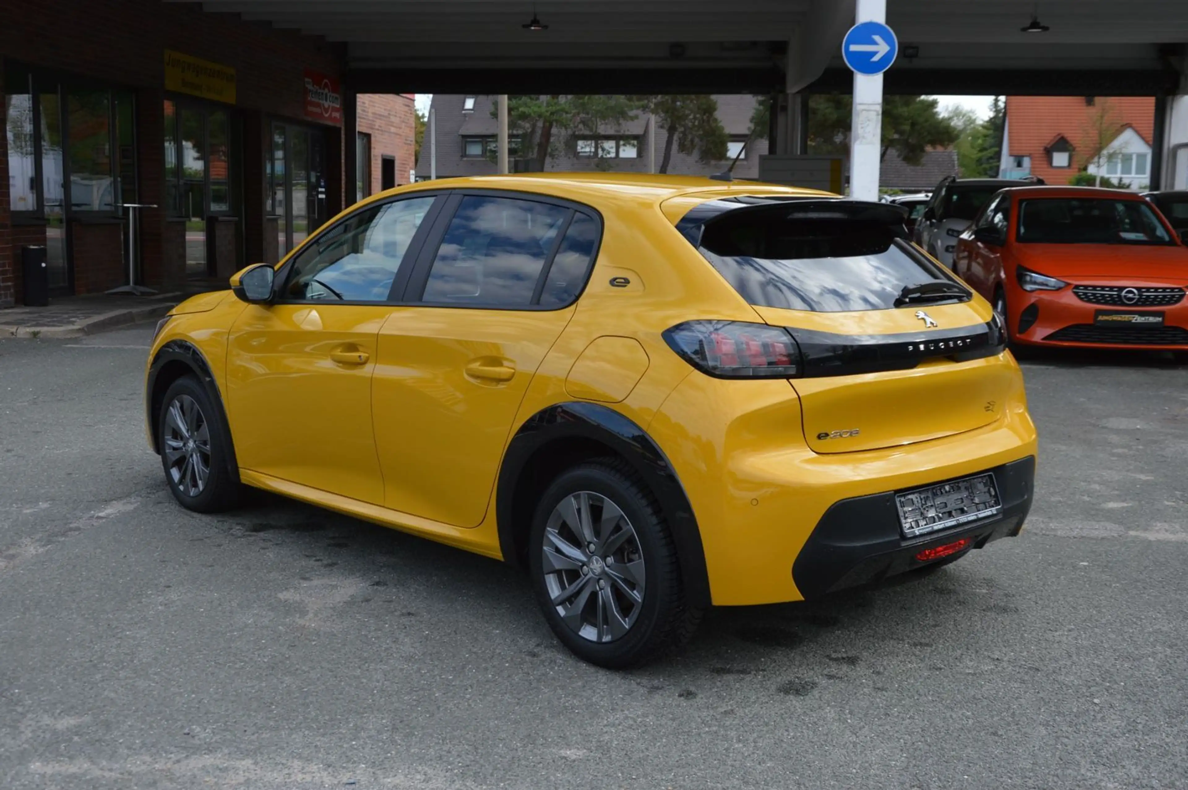 Peugeot e-208 Active Pack"11KW"PDC"TEMPOMAT" — photo 6