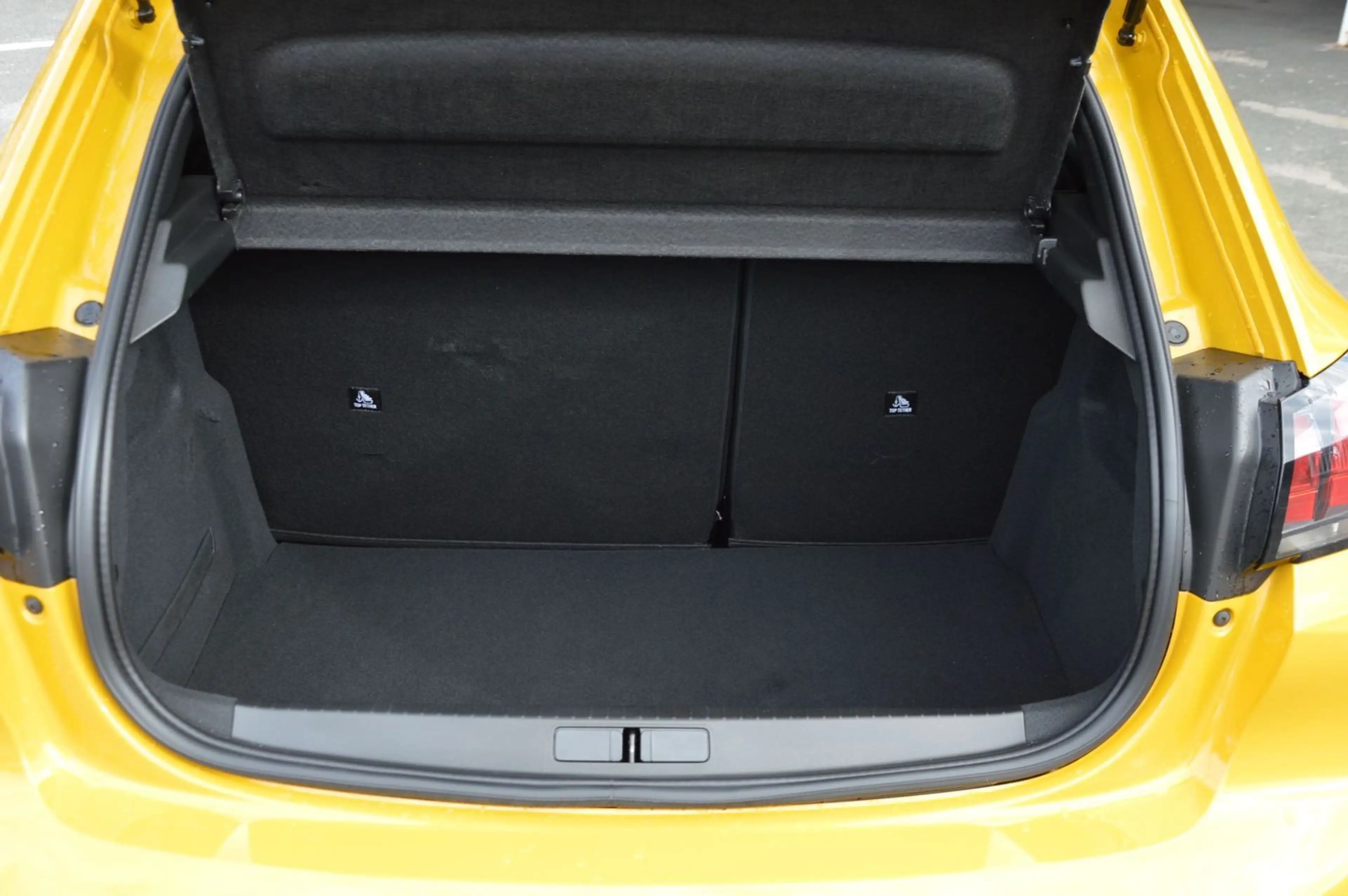 Peugeot e-208 Active Pack"11KW"PDC"TEMPOMAT" — photo 7
