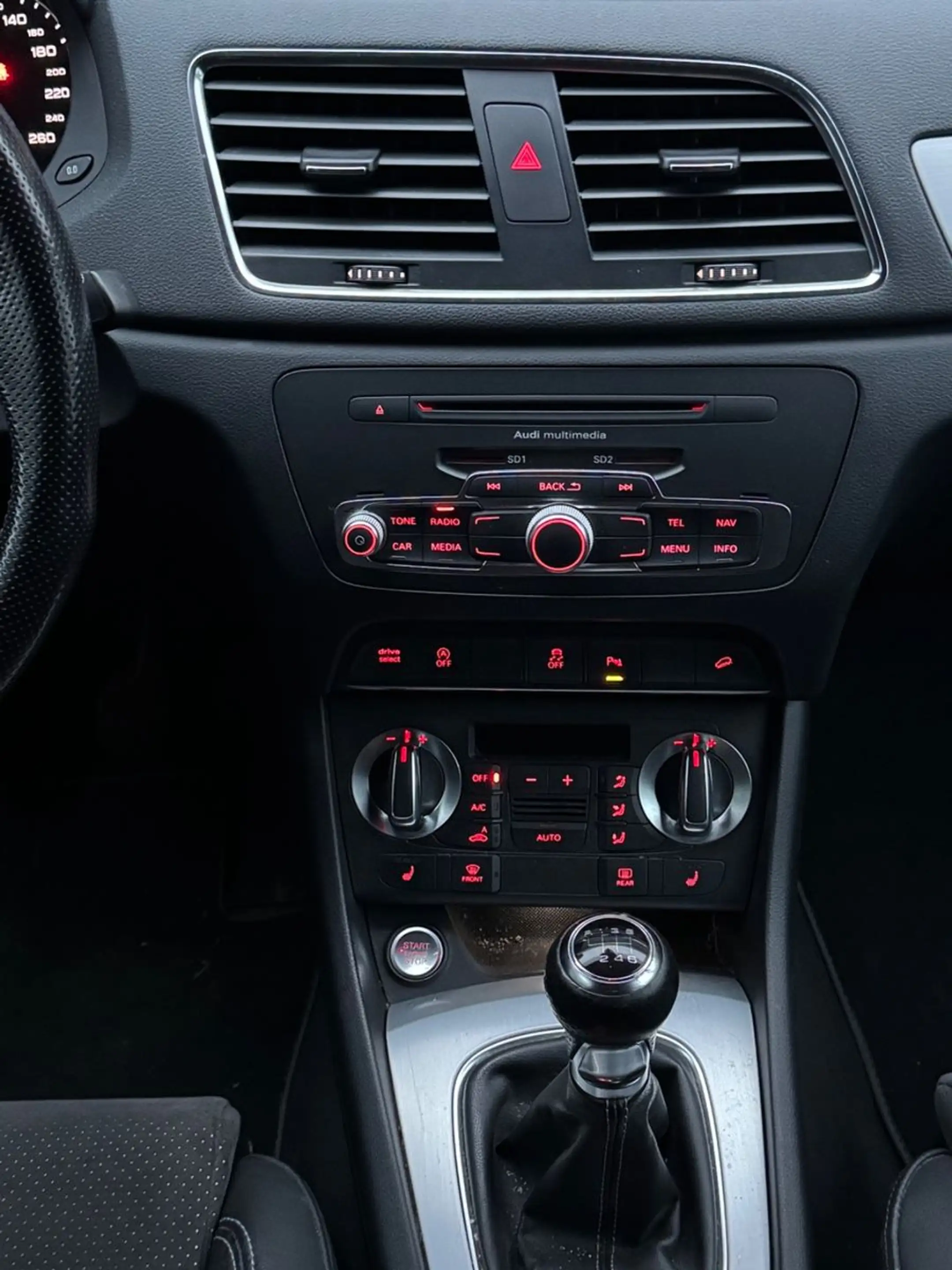 Audi Q3 2.0 TDI quattro/S line Sport / Plus — photo 15