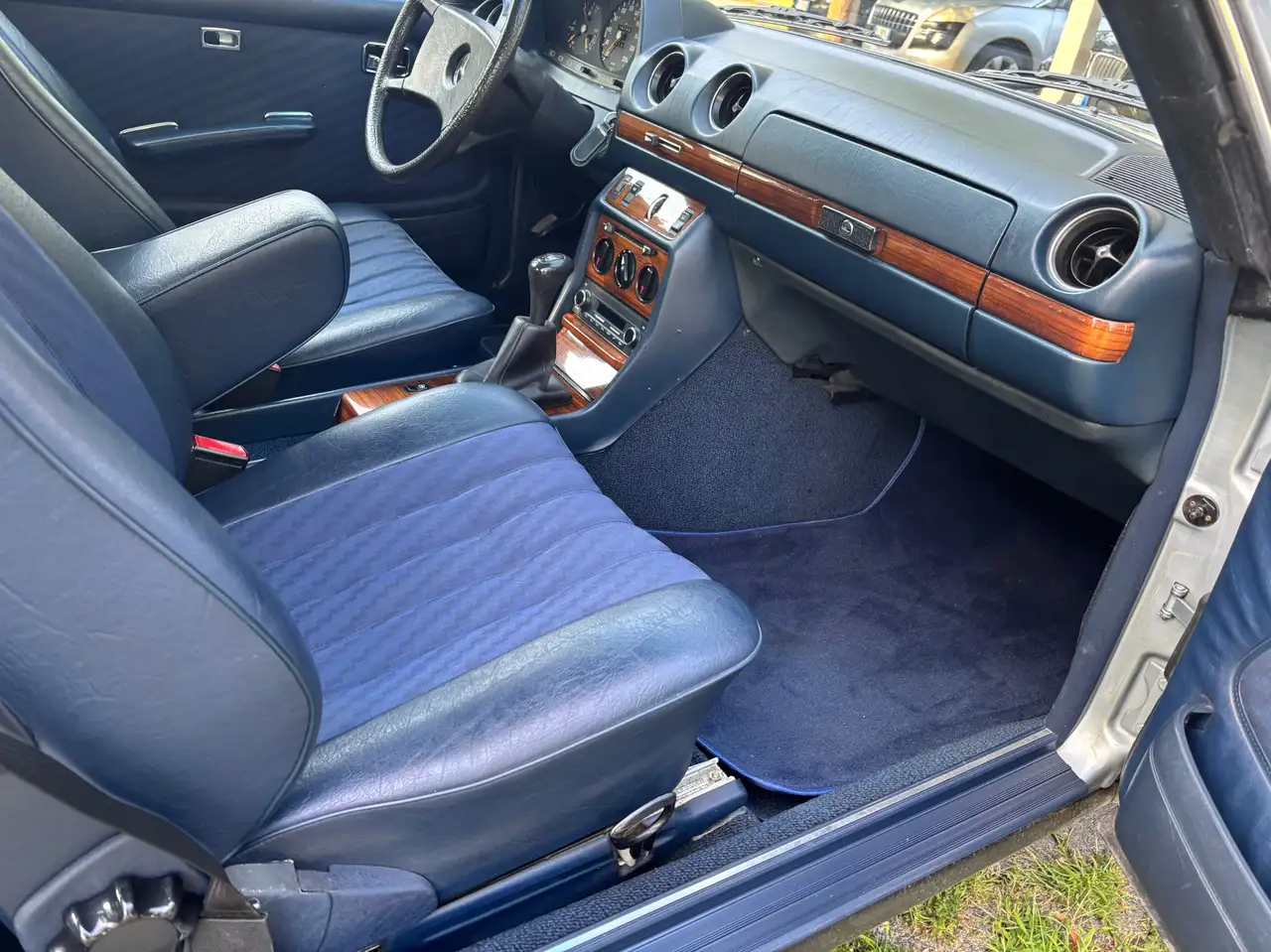 Mercedes-Benz 280 CE, foto 4
