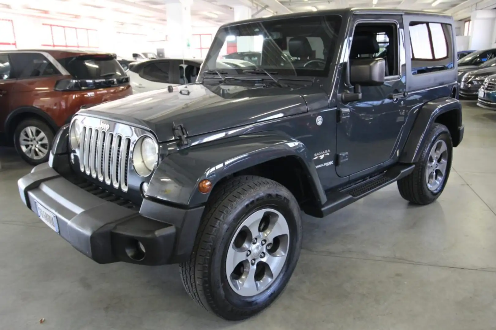 Jeep Wrangler 2.8 CRD DPF Sahara Auto Grigio - 2