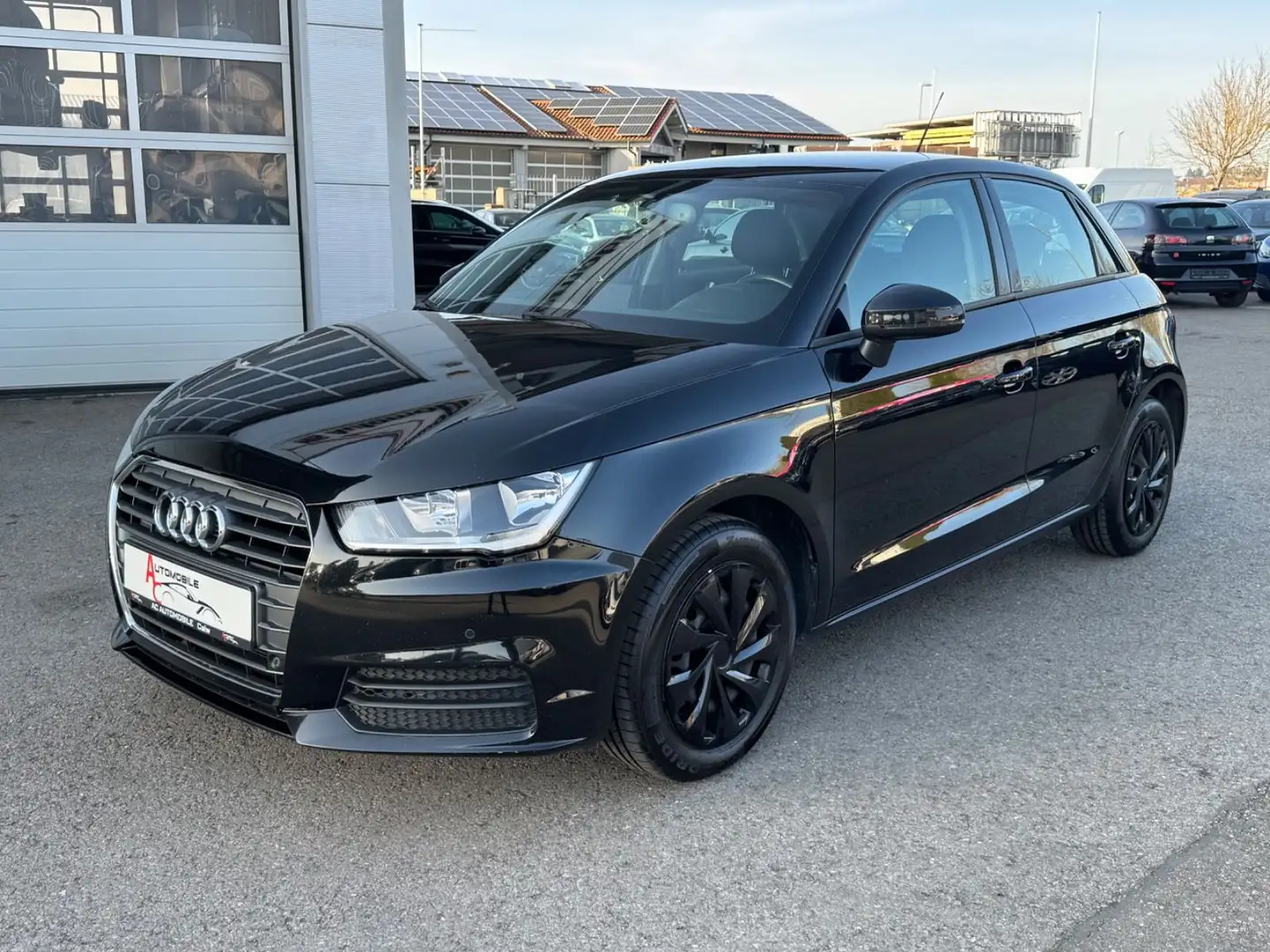 Audi A1 1.4TDI Sportback Aut. Navi_KlimAut_Sitzhz Schwarz - 1