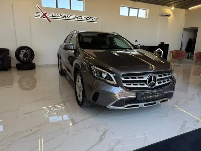 Mercedes-Benz GLA 200 GLA-X156 2019 d Premium auto